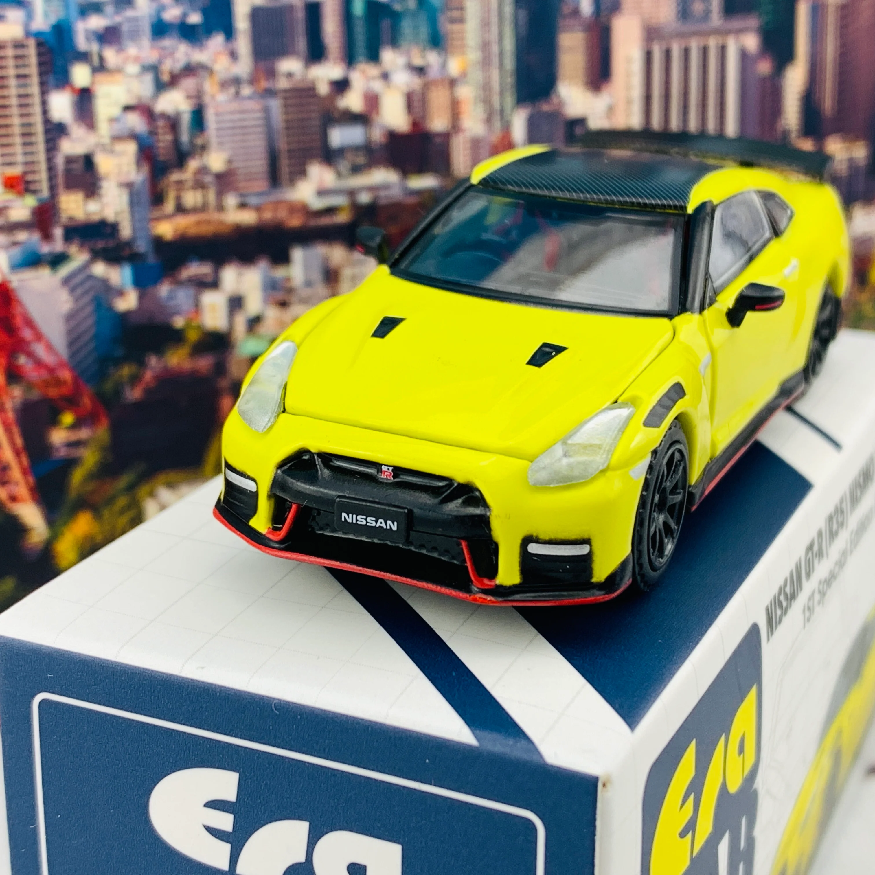 ERA CAR 34 1/64 Nissan GTR R35 NISMO 2020 Yellow 1ST Special Edition NS20GTRRF34 - Image 3