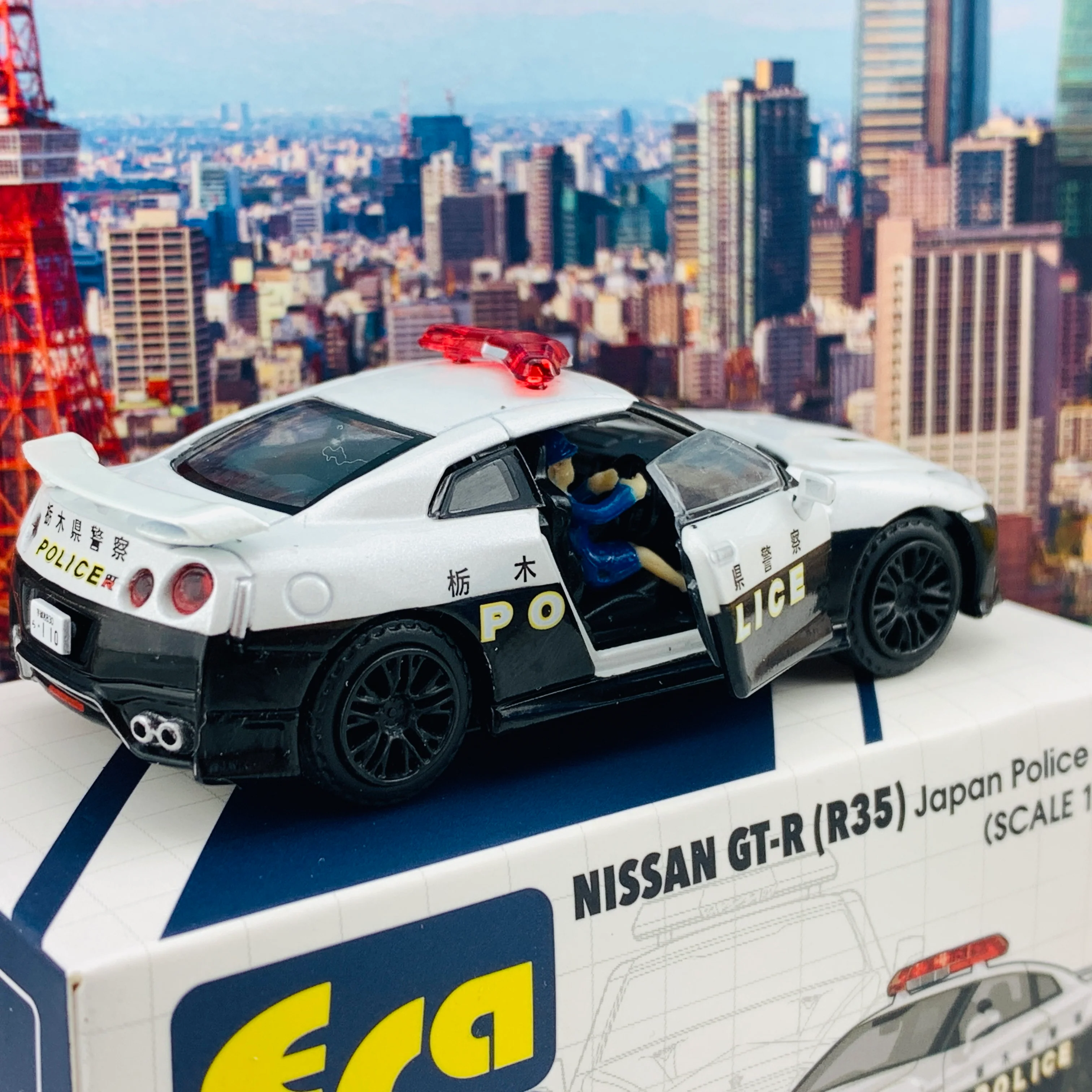 ERA CAR 35 1/64 Nissan GTR R35 Japan Police Car with Figure NS20GTRRN35 - Image 2