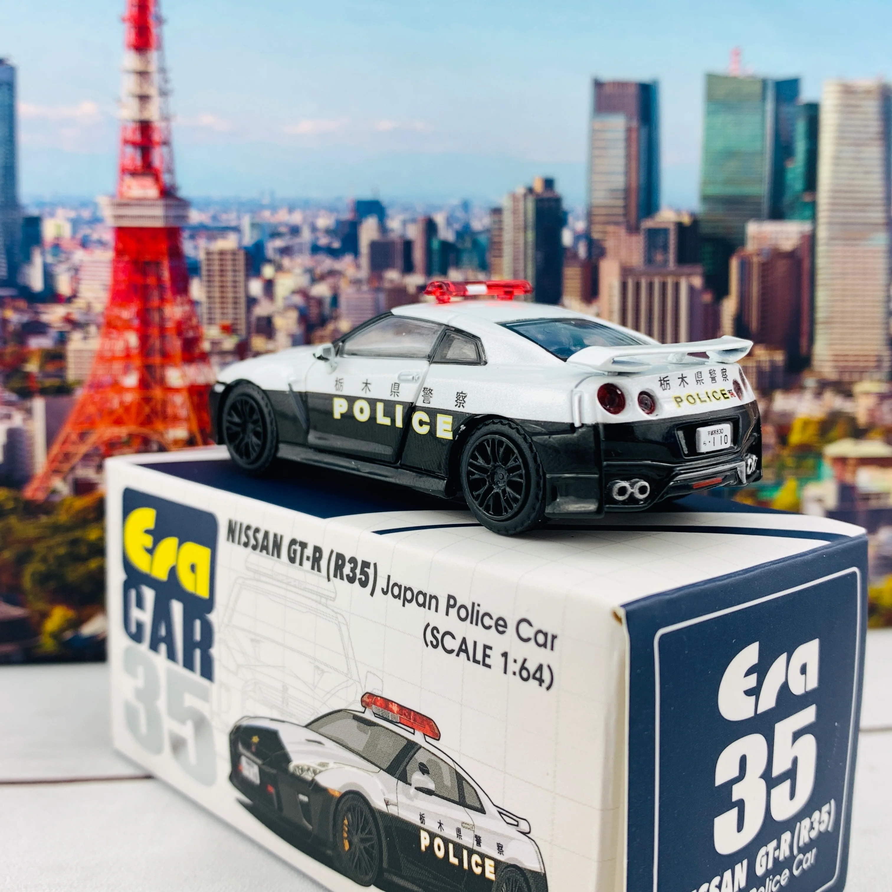 ERA CAR 35 1/64 Nissan GTR R35 Japan Police Car with Figure NS20GTRRN35 - Image 7