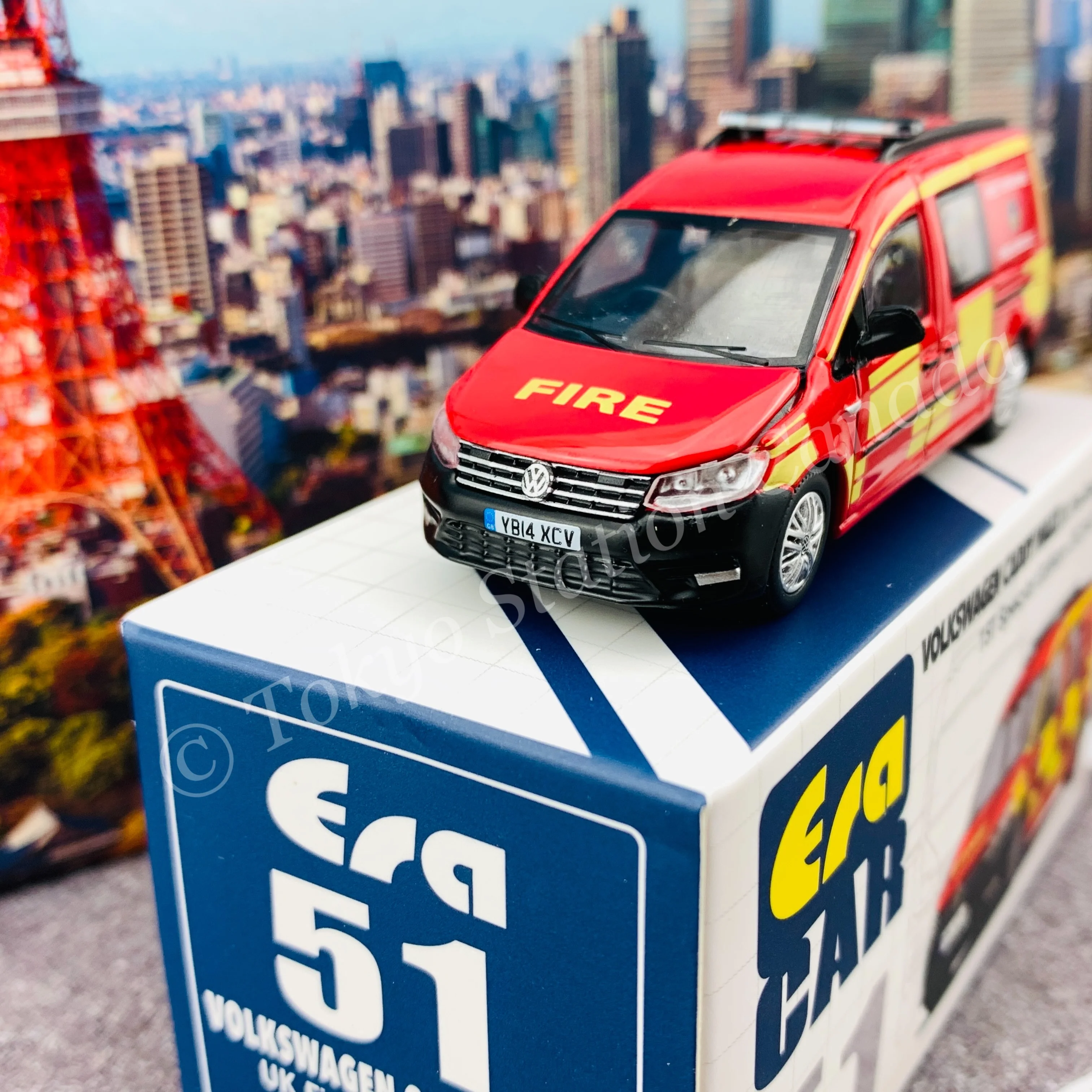 ERA CAR 51 1/64 VOLKSWAGEN CADDY MAXI UK Fire Rescue Car 1ST Special Edition VW21CAMRF51 - Image 2