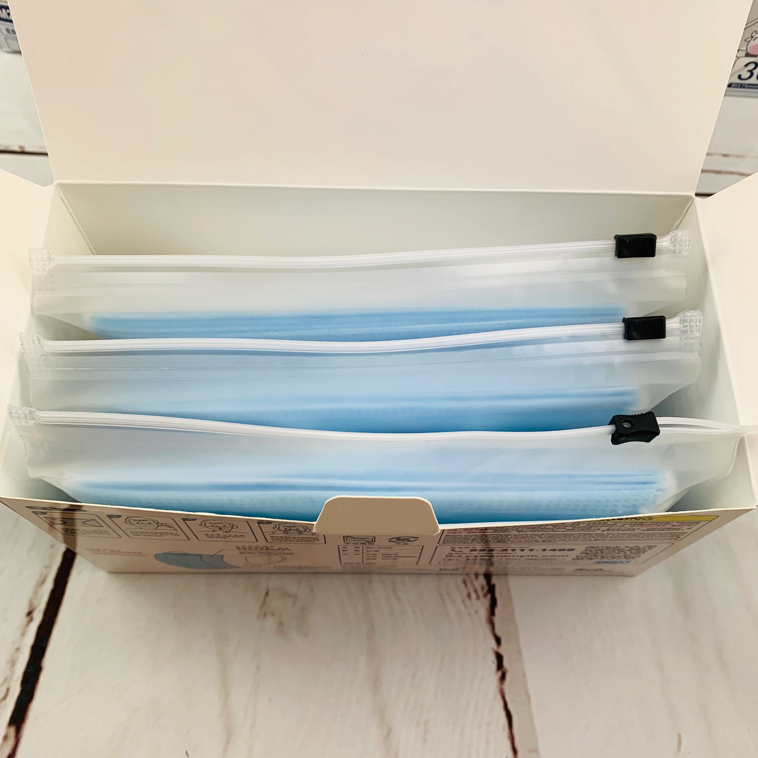 Era MASK 3-Ply Earloop Disposable Face Mask 30 pcs MADE IN HONG KONG - Image 6