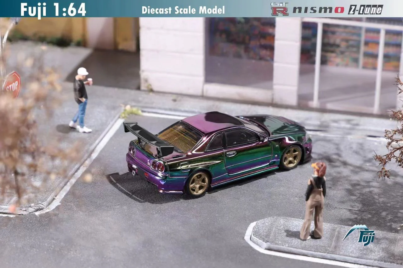 FUJI 1/64 Skyline GT-R R34 Nismo Z-Tune High Wing - Magic Purple Green  with golden wheel - Image 2