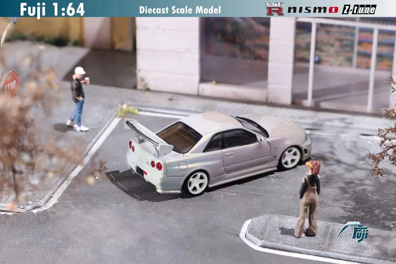 FUJI 1/64 Skyline GT-R R34 Nismo Z-Tune High Wing - Pearl White with white wheel - Image 2