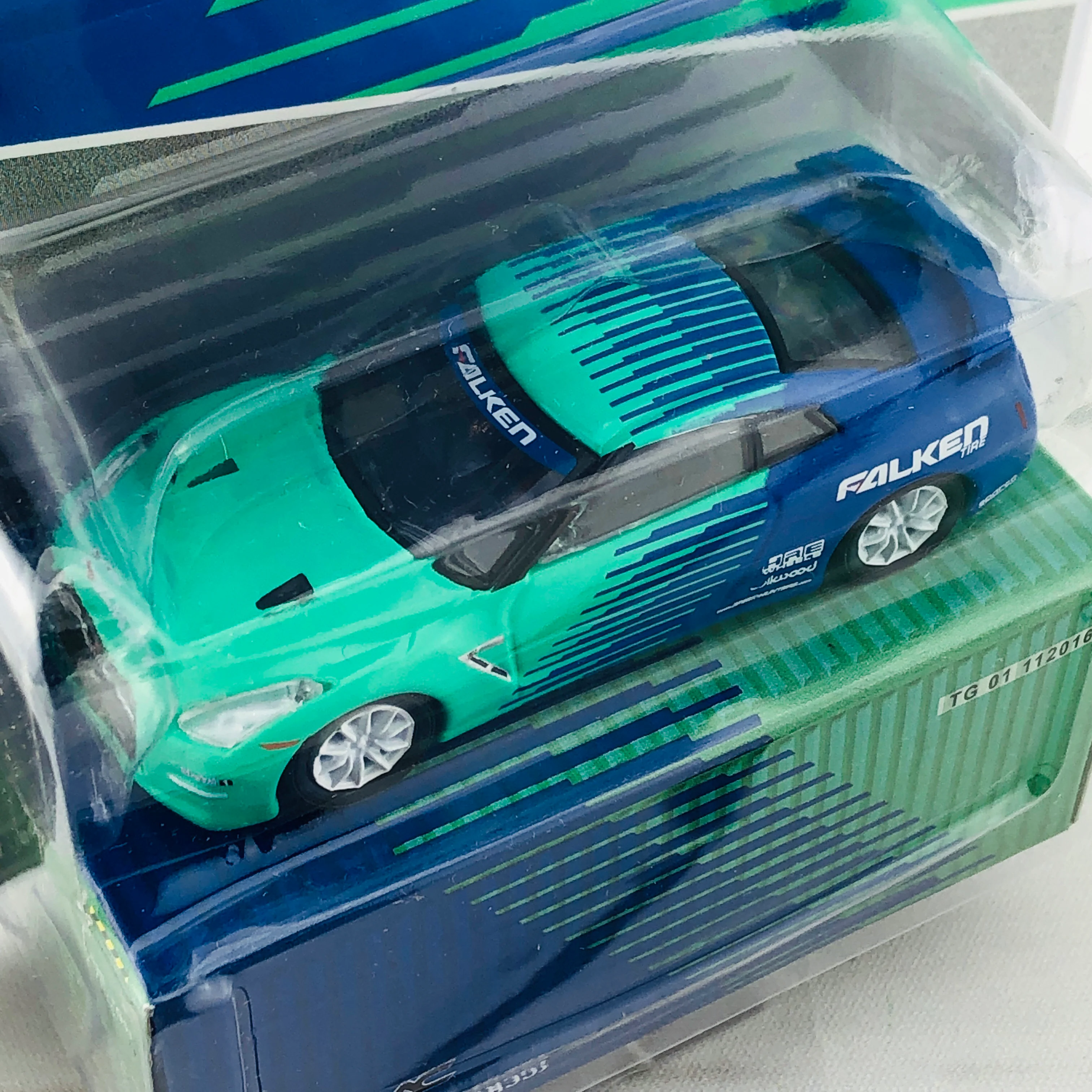 Greenlight x Tarmac Works 1/64 Nissan Skyline GTR R35 FALKEN - Image 3