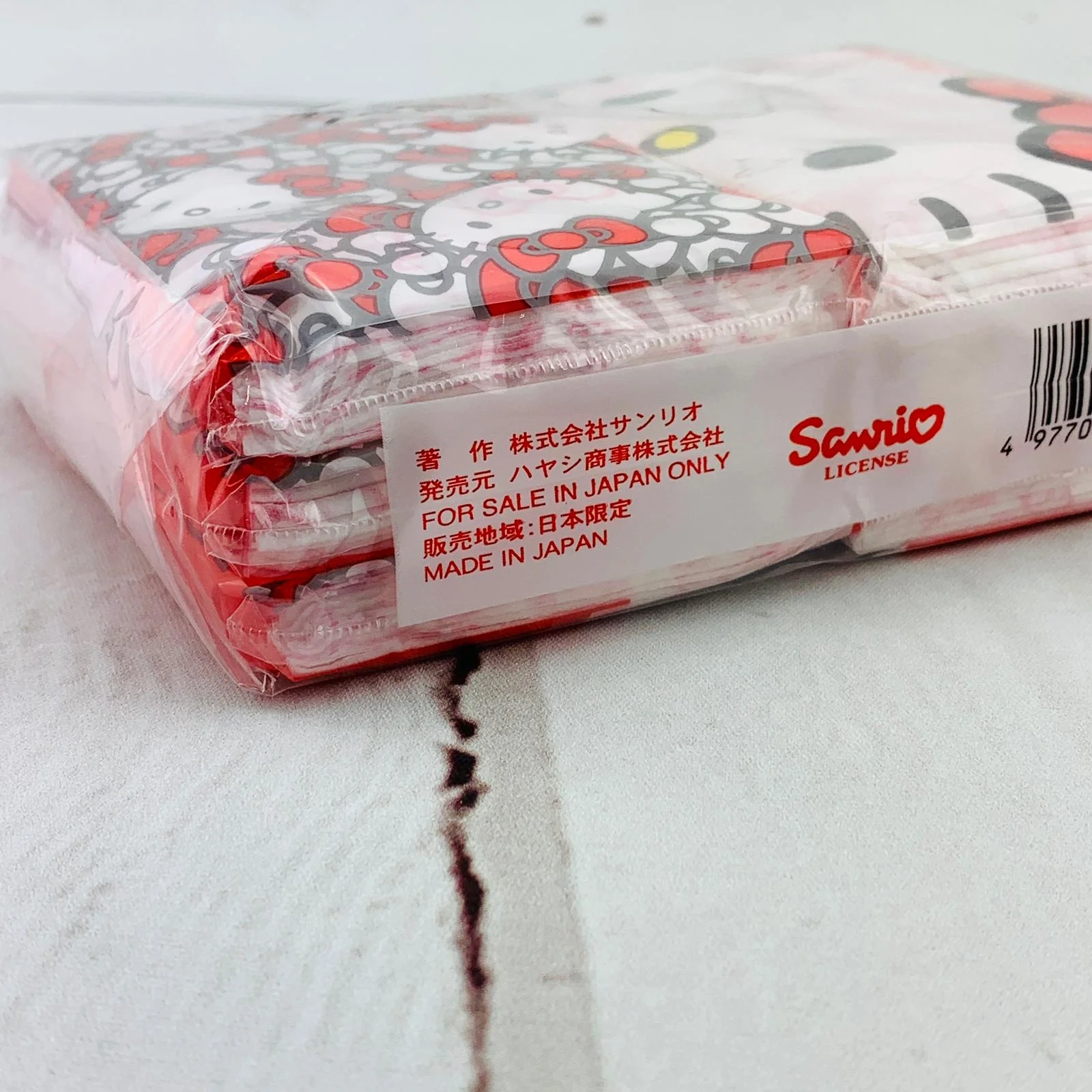 Hayashi Hello Kitty Pocket Size Tissue x 6 Packs - Image 3