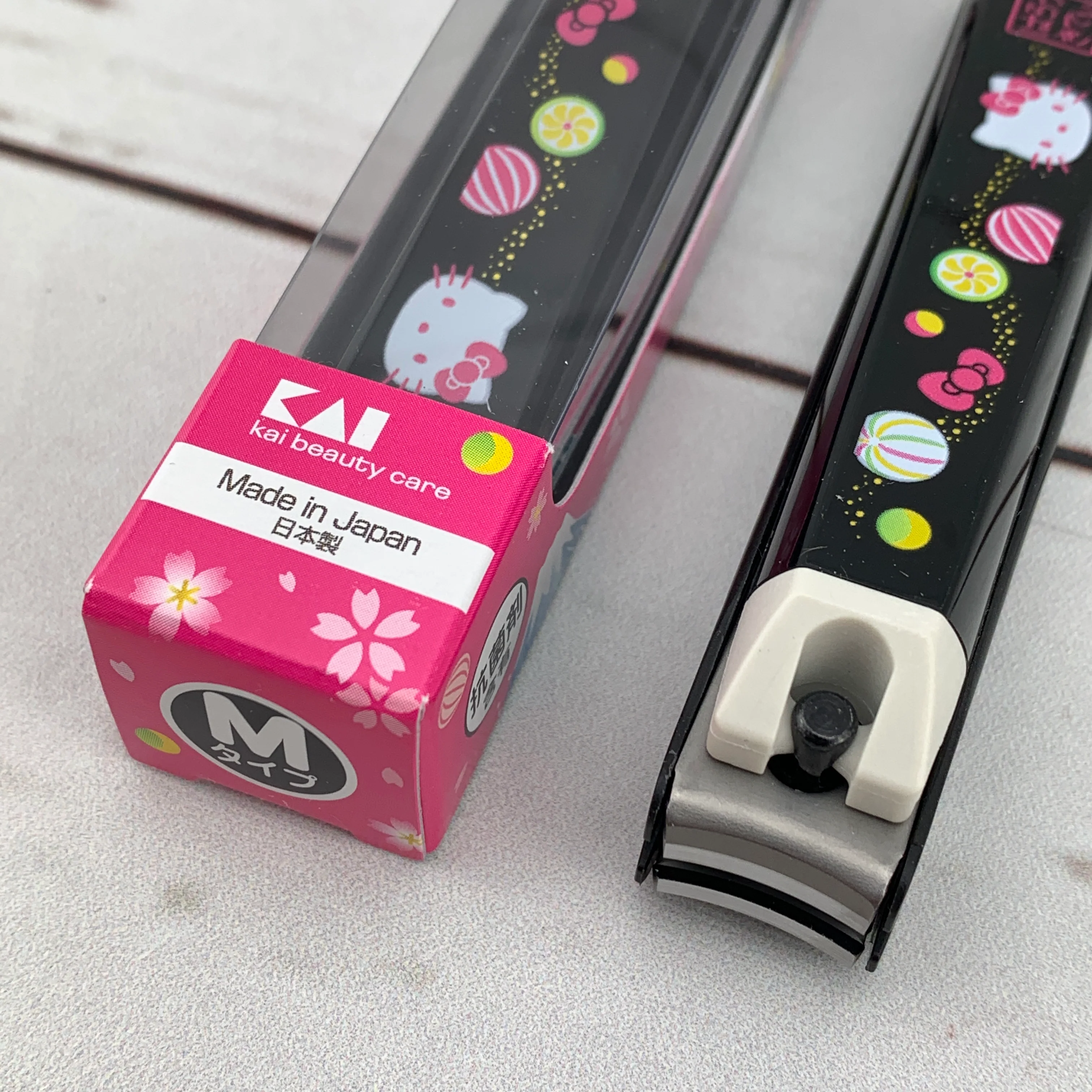 Hello Kitty Nail Clipper - Candy Size M by KAI Beauty Care KK-2528 Made in Japan - Image 2