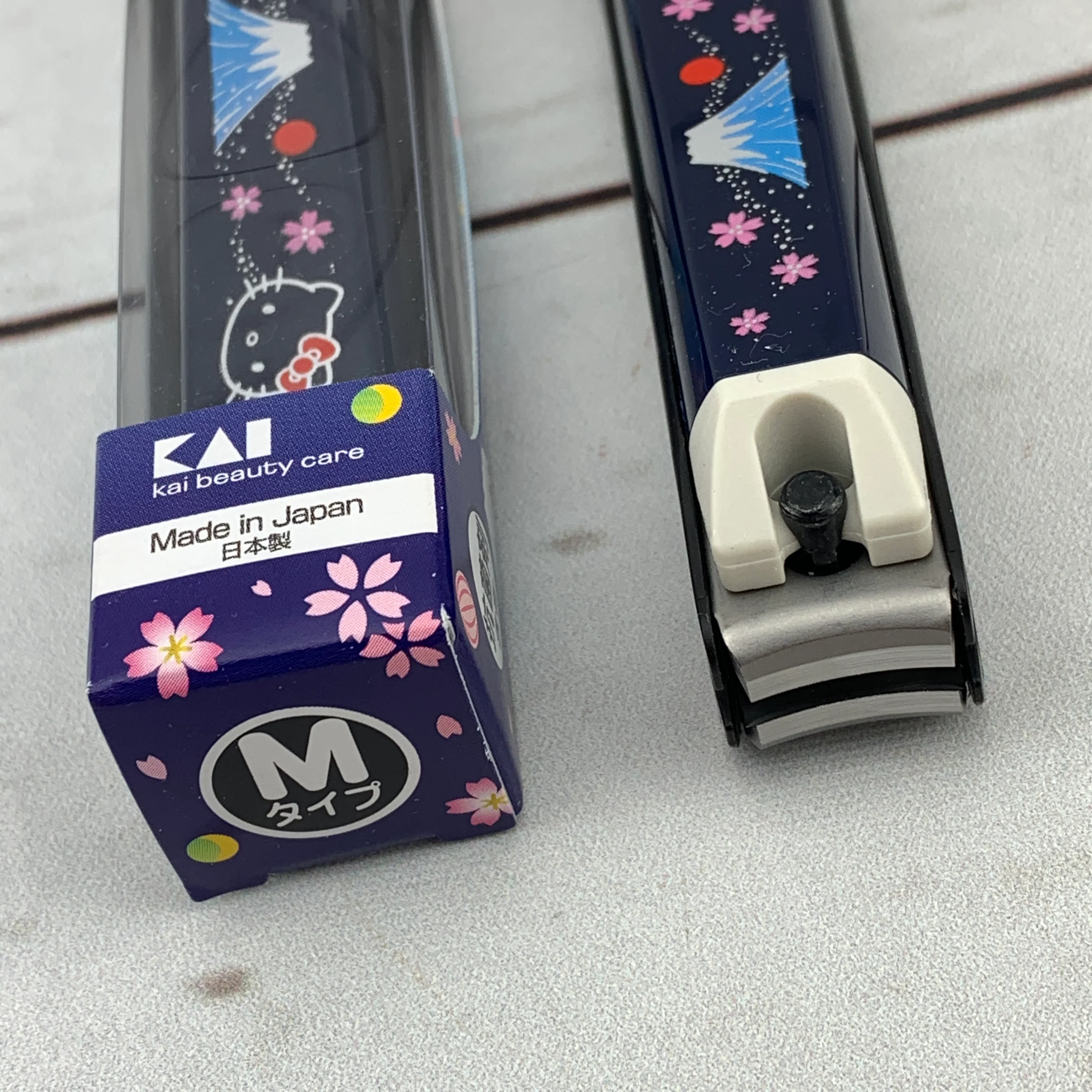 Hello Kitty Nail Clipper - Mt. Fuji Size M by KAI Beauty Care KK-2526 Made in Japan - Image 2