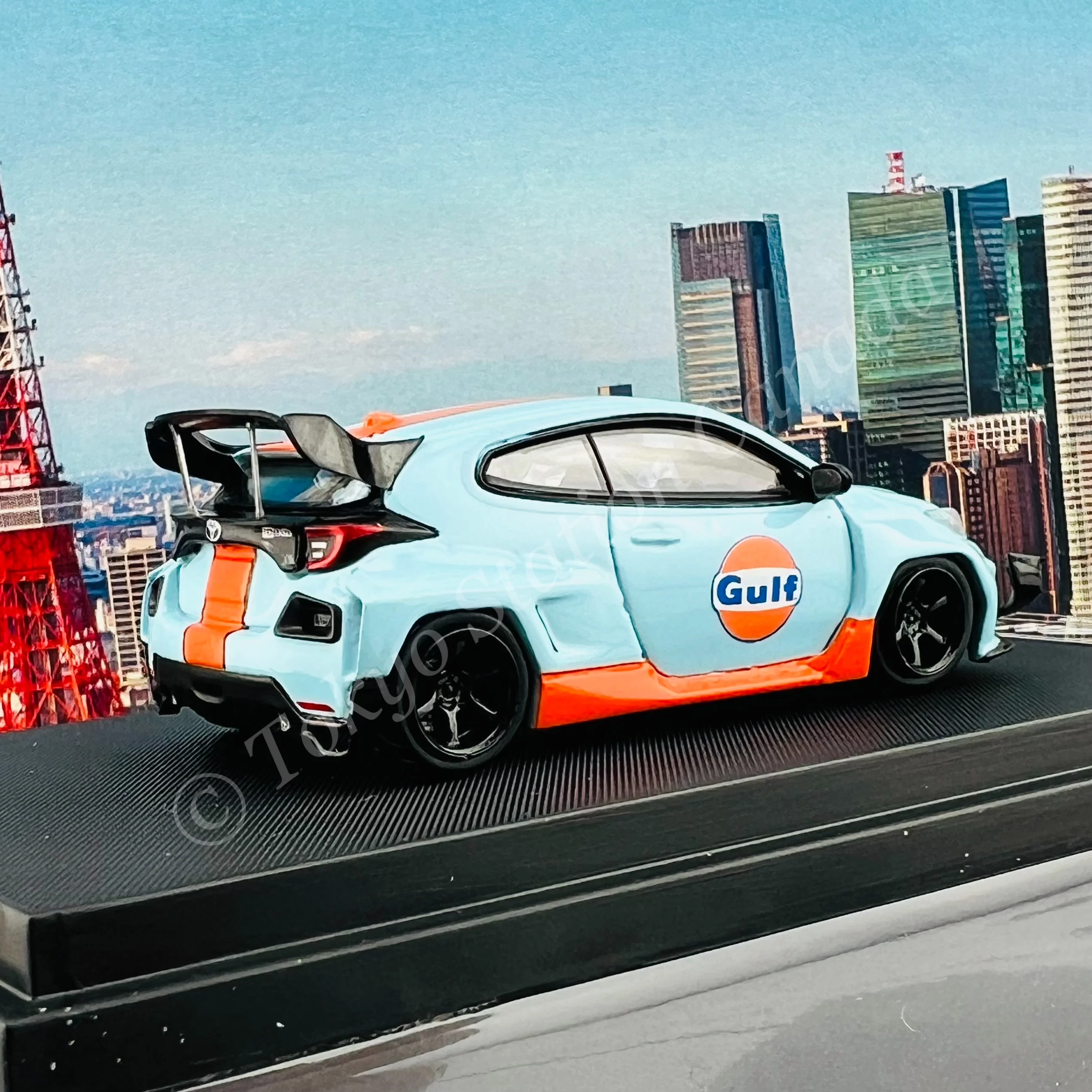 HKM 1/64 YARIS Rocket Bunny Gulf - Image 3