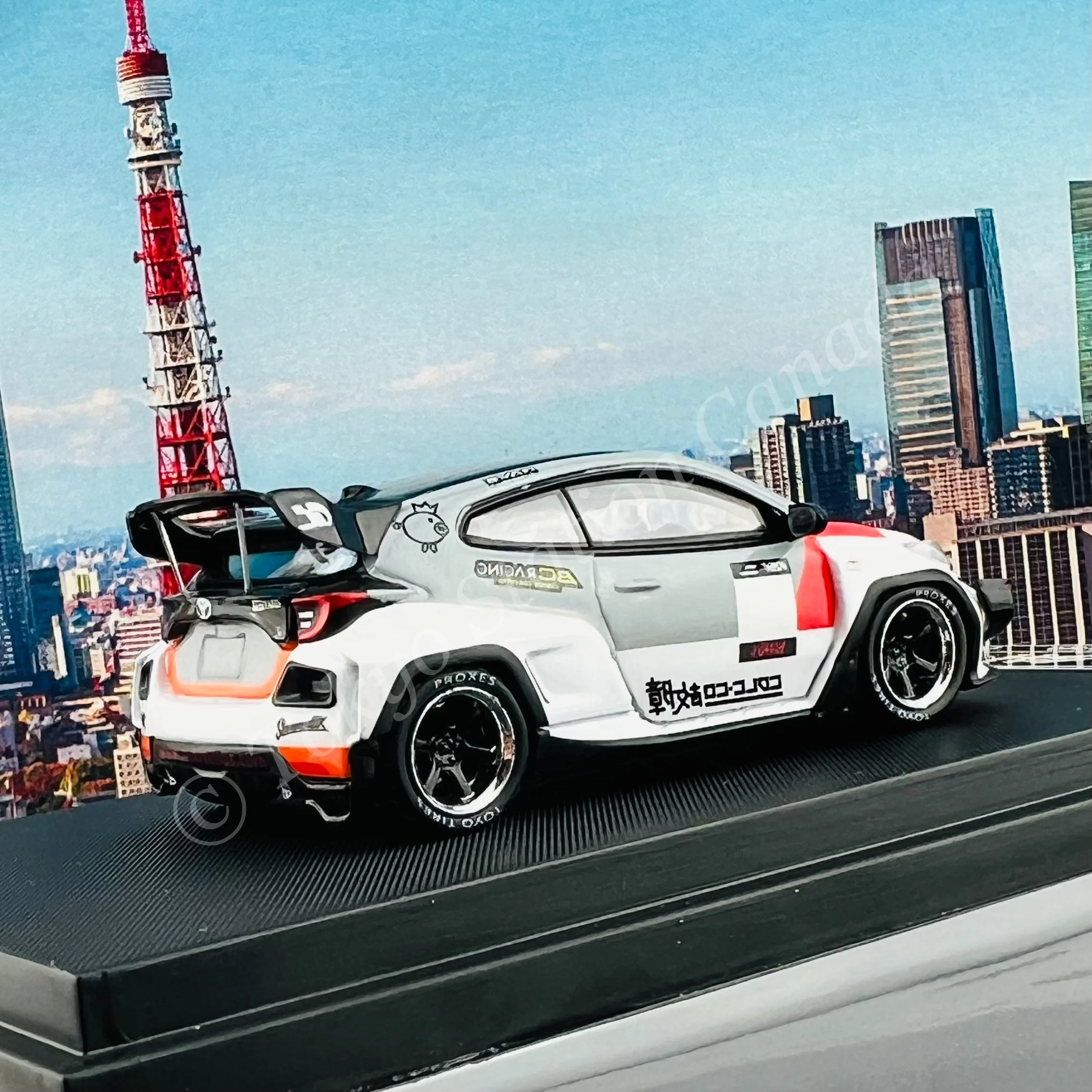 HKM 1/64 YARIS Rocket Bunny WHITE - Image 3
