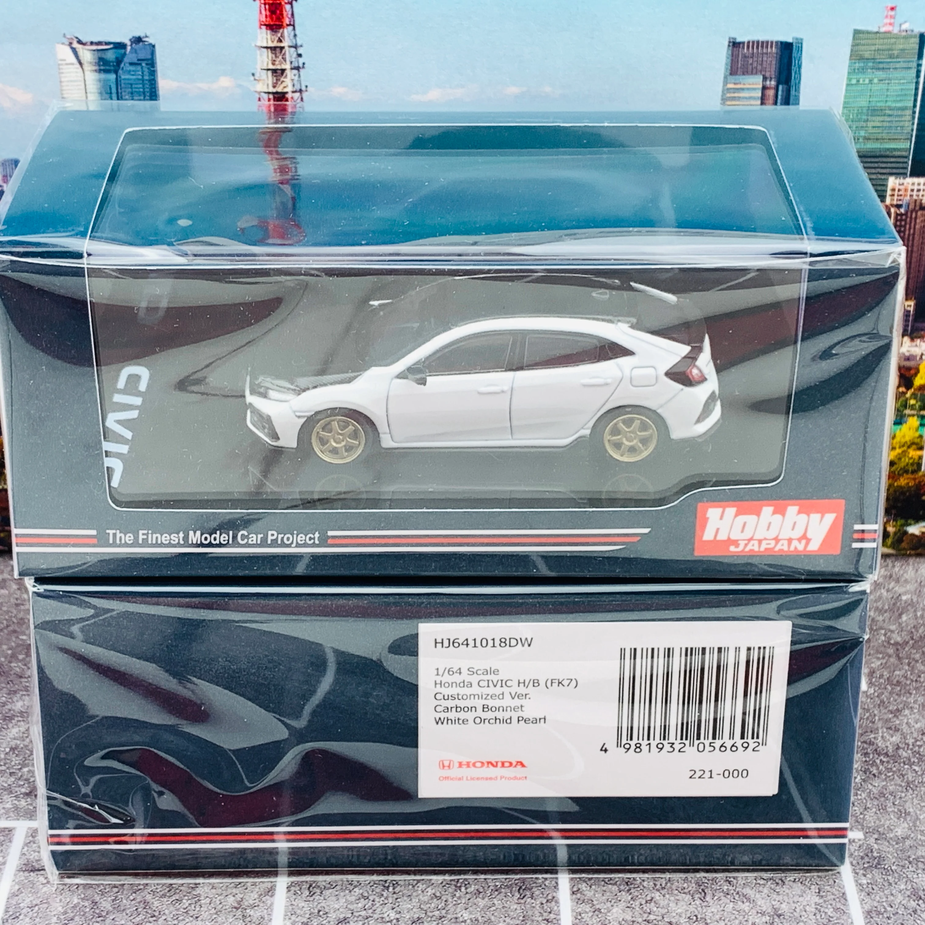 HOBBY JAPAN 1/64 Honda CIVIC Hatchback (FK7) CARBON BONNET CUSTOMIZED VER. White Pearl HJ641018DW - Image 2