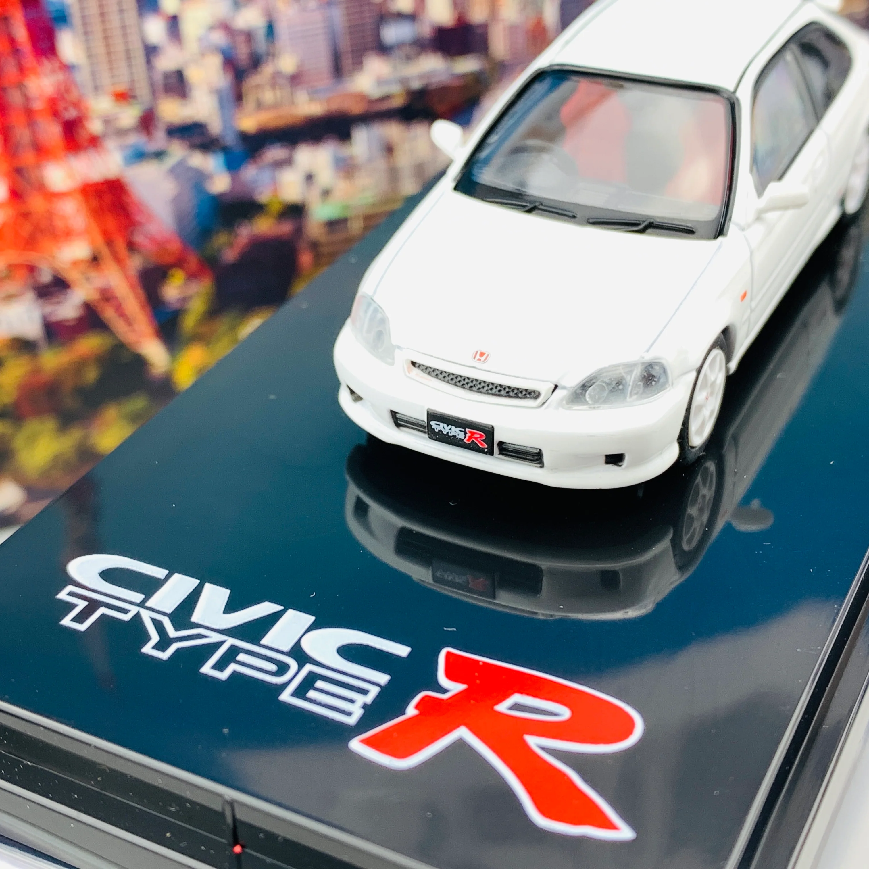 HOBBY JAPAN 1/64 Honda Civic TYPE R EK9 2000 CHAMPIONSHIP WHITE HJ641016W - Image 3