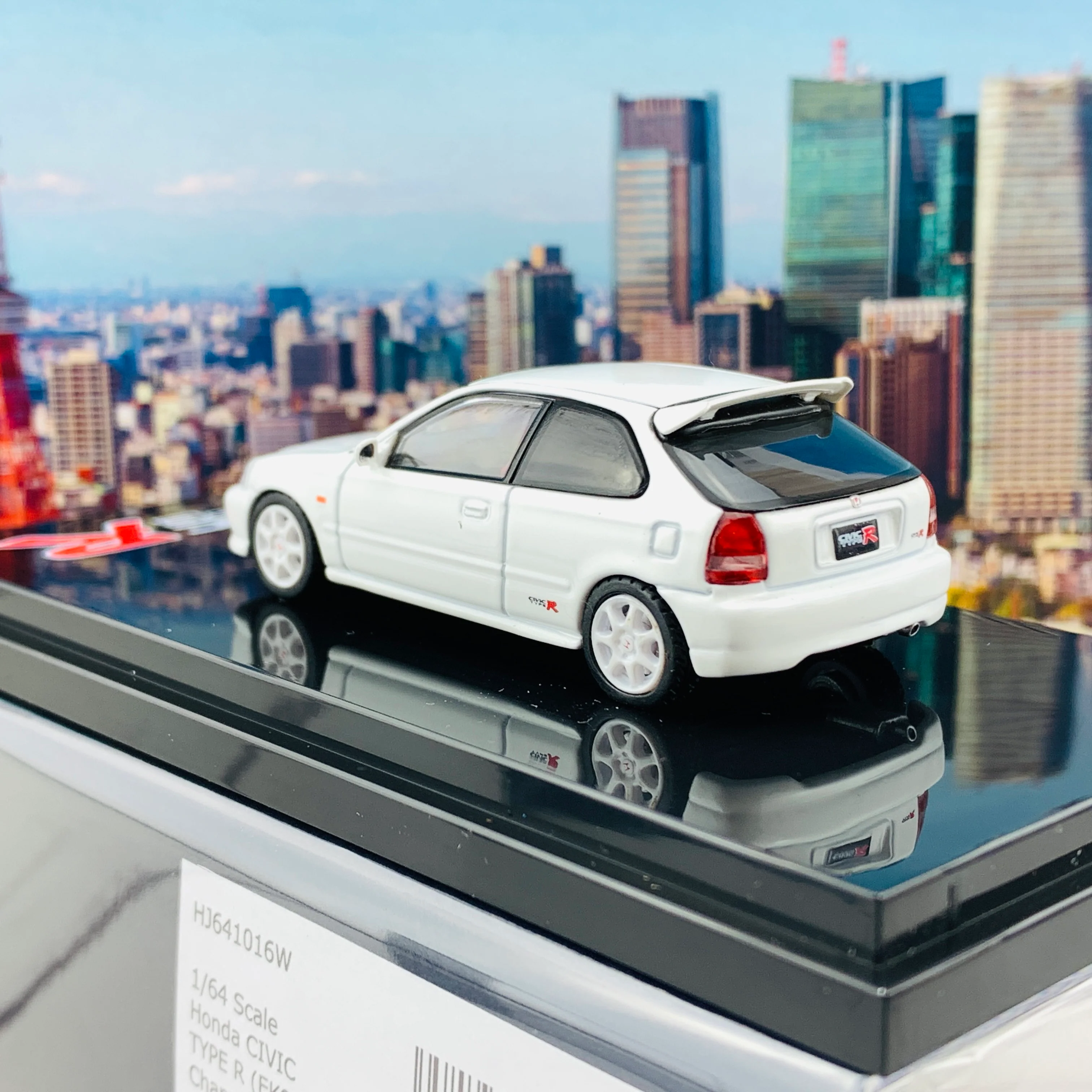 HOBBY JAPAN 1/64 Honda Civic TYPE R EK9 2000 CHAMPIONSHIP WHITE HJ641016W - Image 4