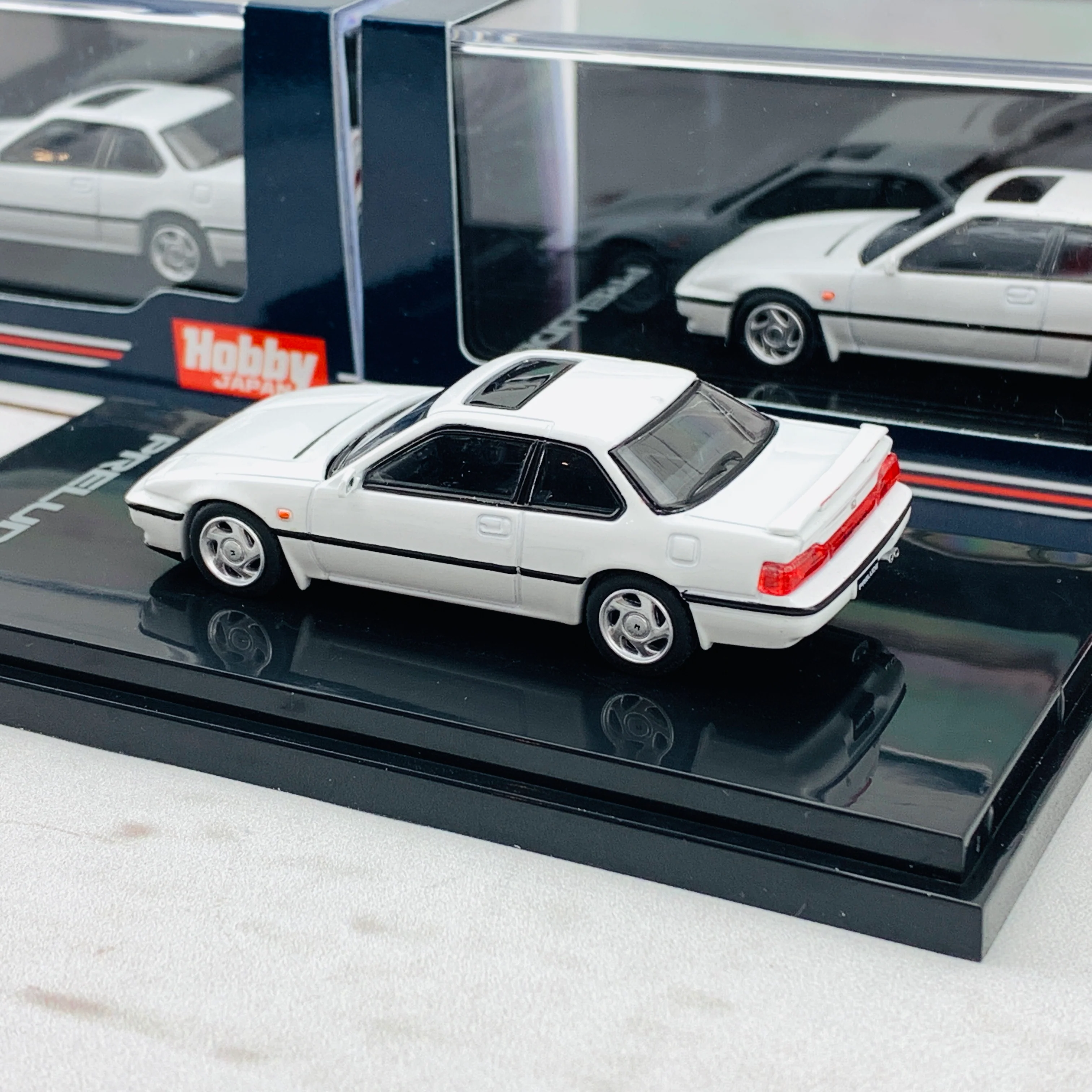 HOBBY JAPAN 1/64 Honda Prelude Si (BA5) 1989 Frost White HJ641002AW - Image 3
