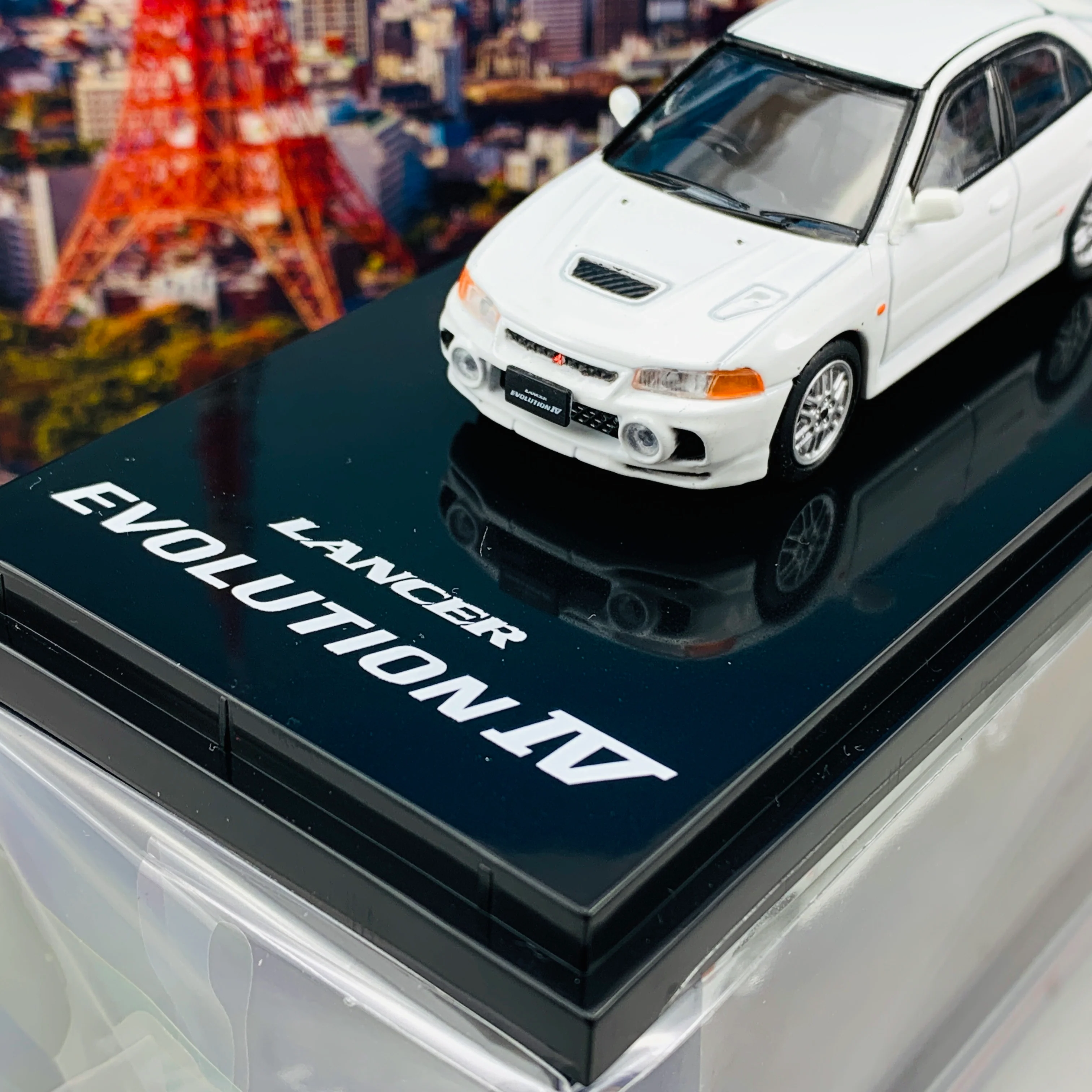 HOBBY JAPAN 1/64 Mitsubishi Lancer GSR Evolution IV CN9A Scortia White HJ641011W - Image 3