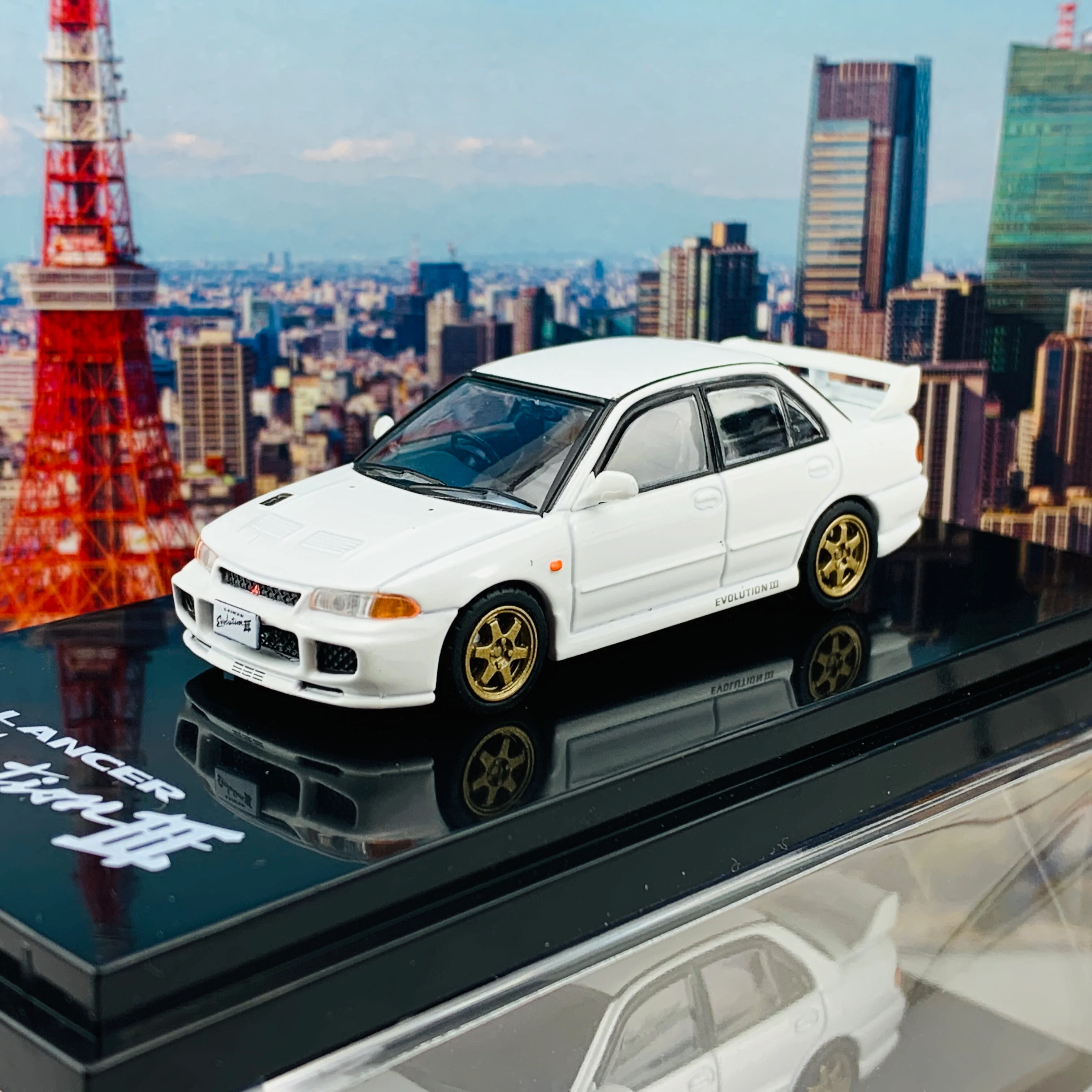 HOBBY JAPAN 1/64 Mitsubishi Lancer GSR Evolution III CE9A Customized Version Scortia White HJ641010CW - Image 2
