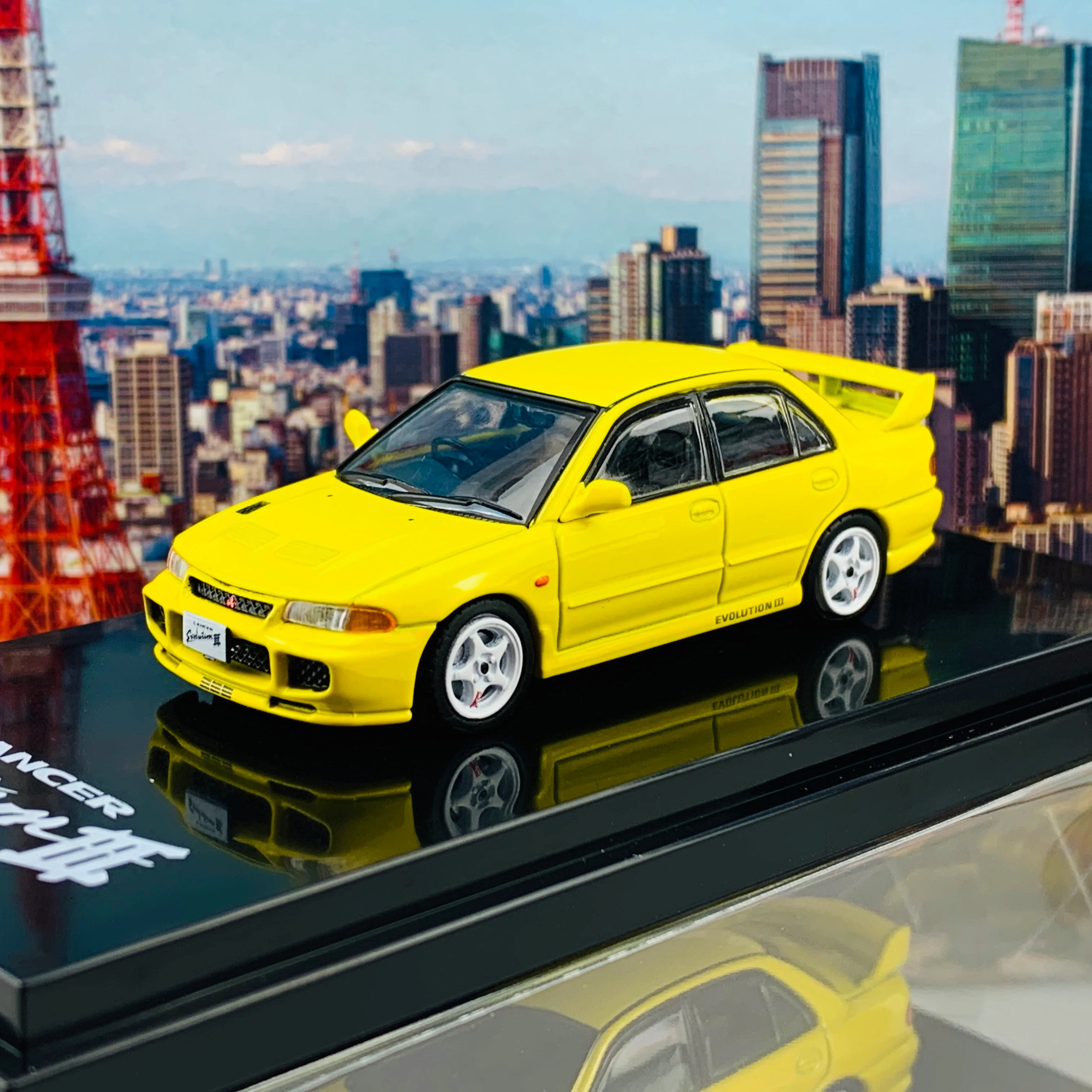 HOBBY JAPAN 1/64 Mitsubishi Lancer GSR Evolution III CE9A Dandelion Yellow HJ641010Y - Image 2