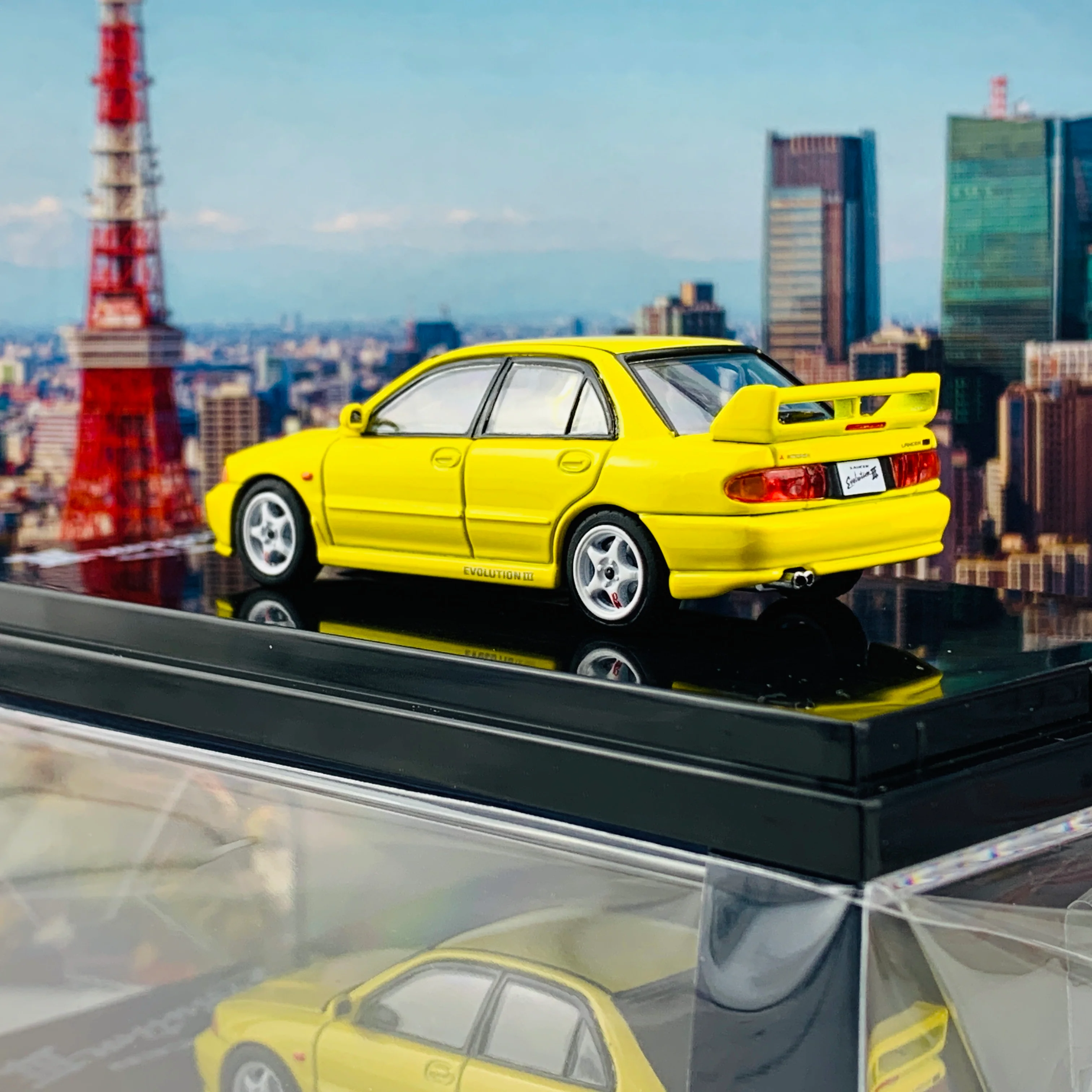 HOBBY JAPAN 1/64 Mitsubishi Lancer GSR Evolution III CE9A Dandelion Yellow HJ641010Y - Image 4