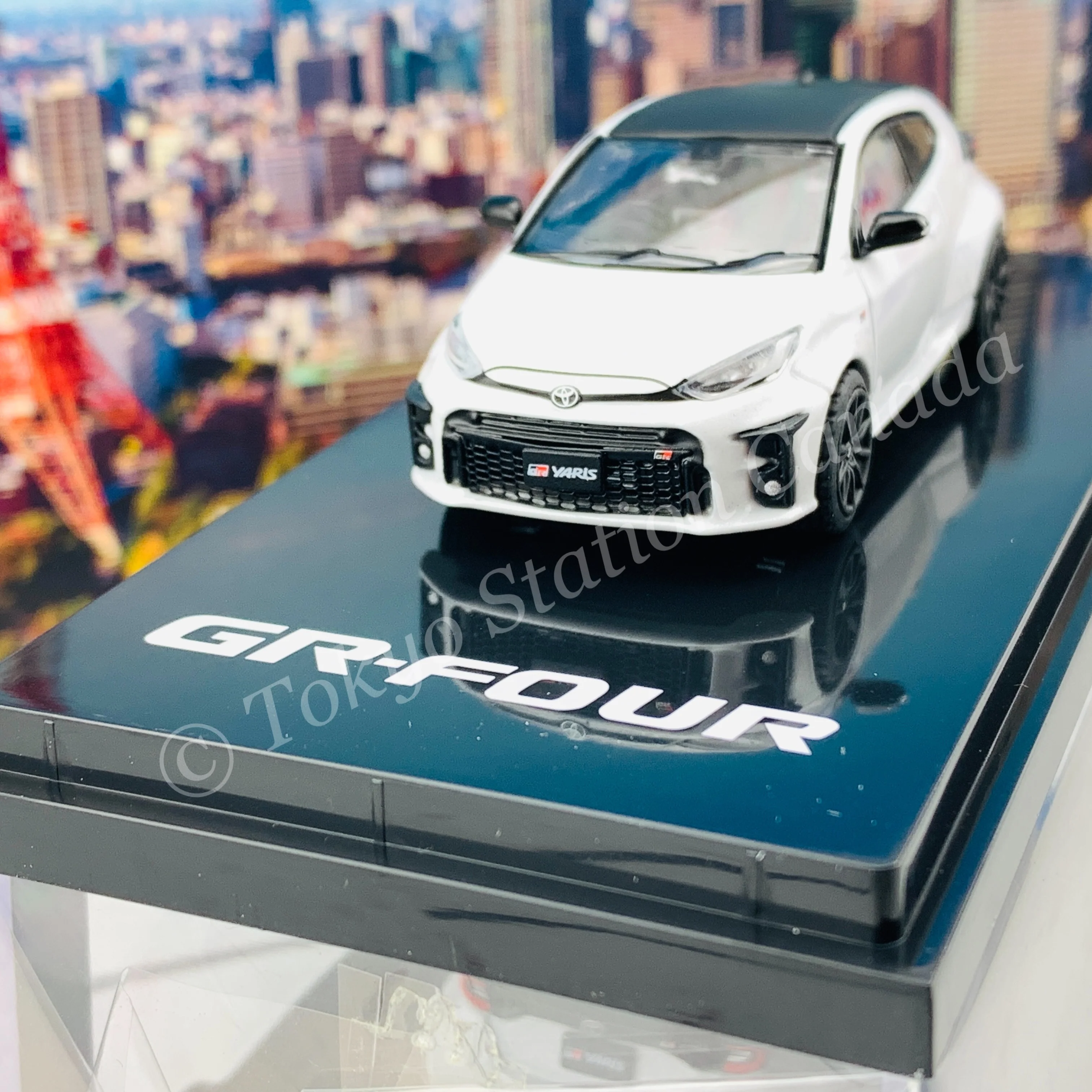 HOBBY JAPAN 1/64 Toyota GR YARIS RZ "High Performance" Platinum White Pearl Mica HJ641024HPW - Image 3