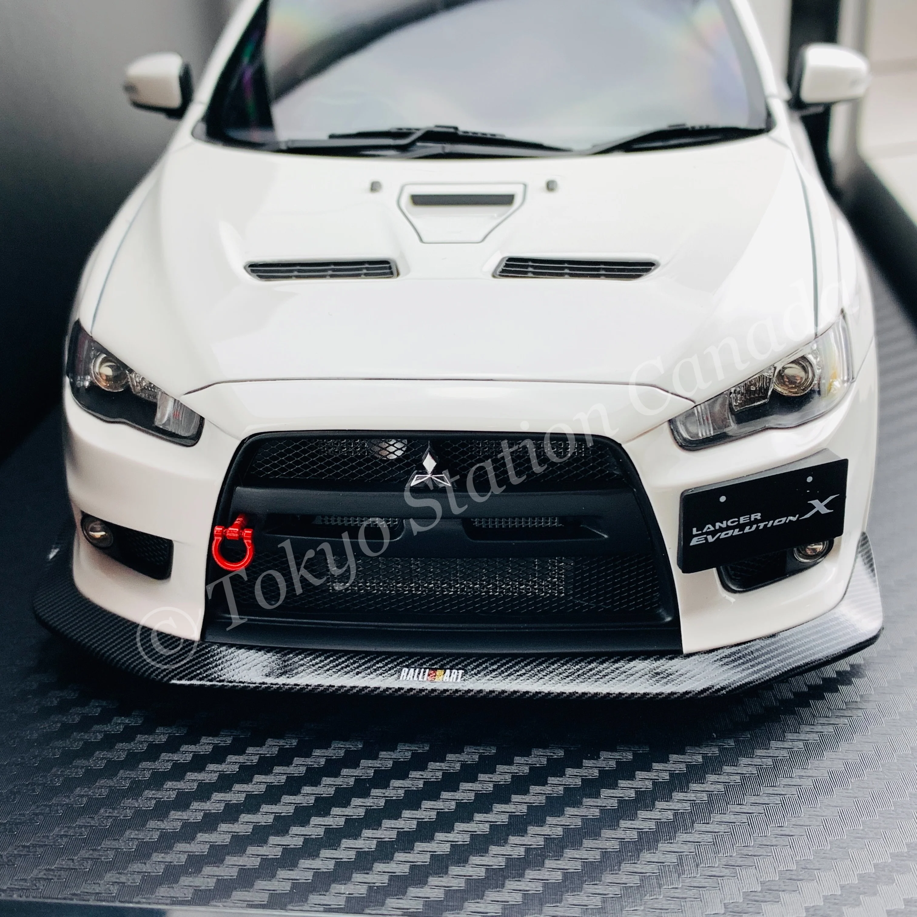 Ignition Model 1/18 Mitsubishi Lancer Evolution X (CZ4A) White IG2294 - Image 4
