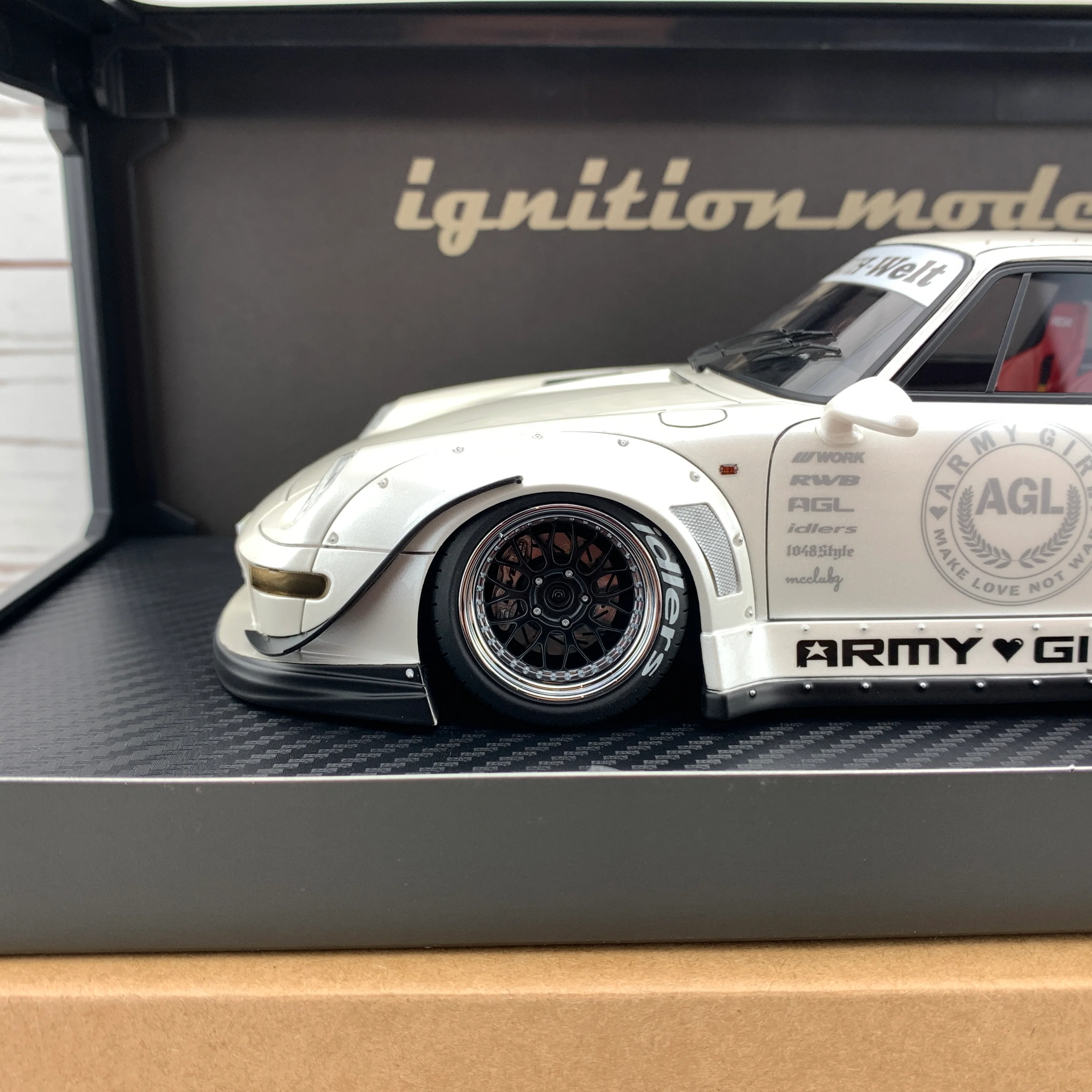 Ignition Model 1/18 RWB 993 Pearl White IG1961 - Image 2