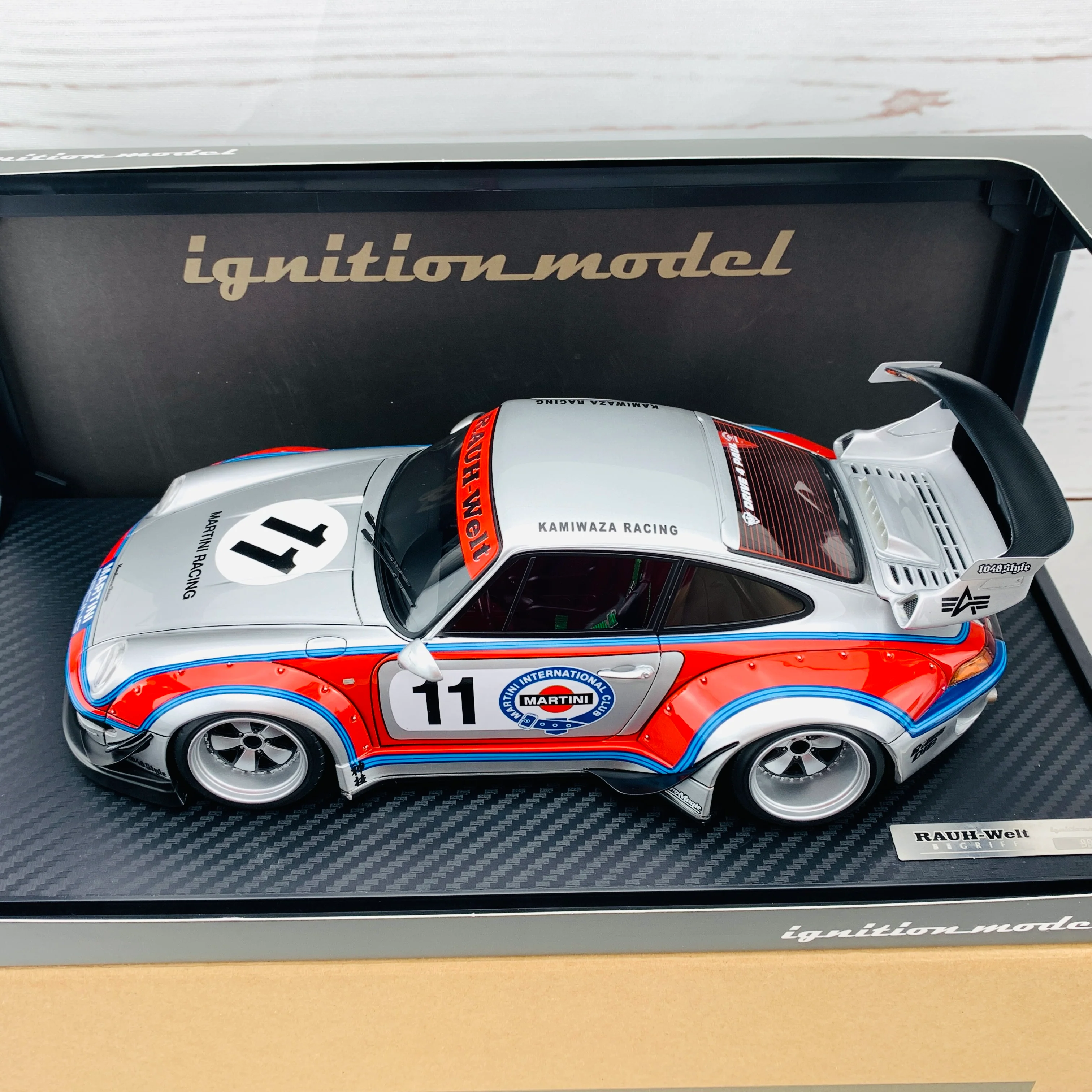 Ignition Model 1/18 RWB 993 Silver/Red IG1952 - Image 2