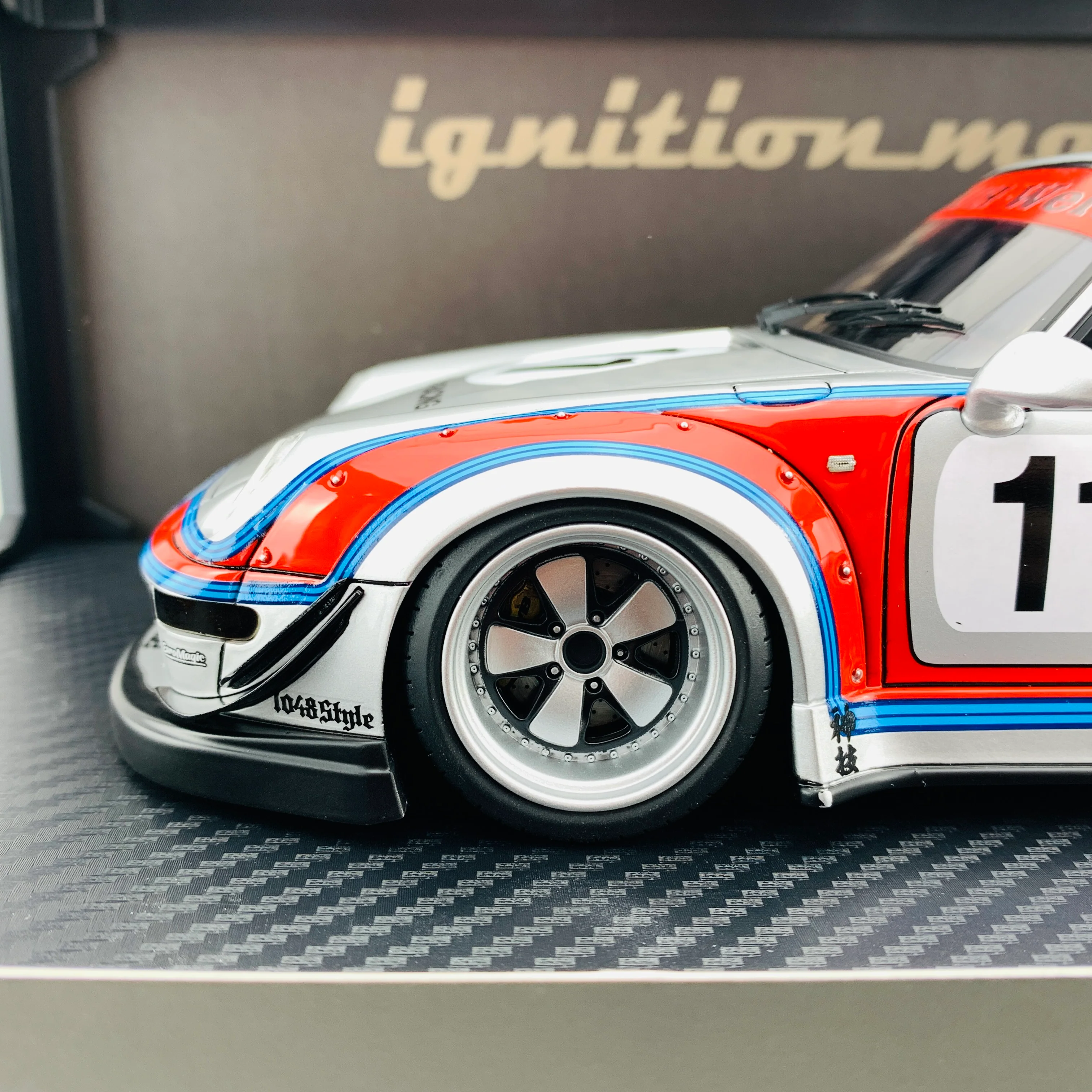 Ignition Model 1/18 RWB 993 Silver/Red IG1952 - Image 5