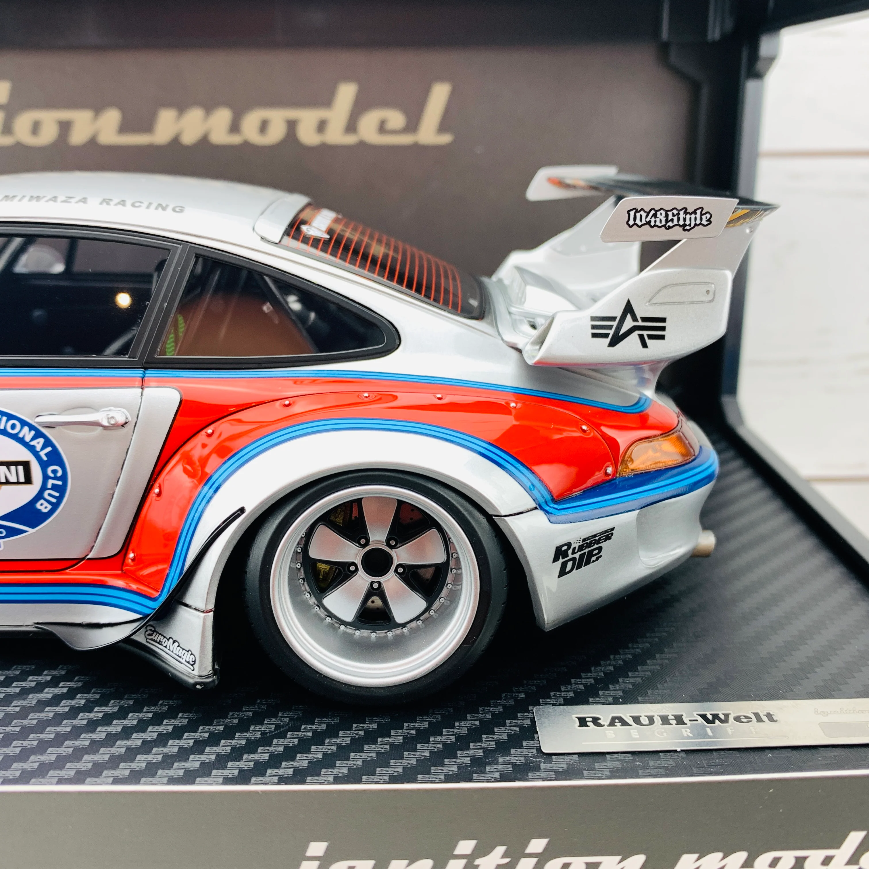 Ignition Model 1/18 RWB 993 Silver/Red IG1952 - Image 6