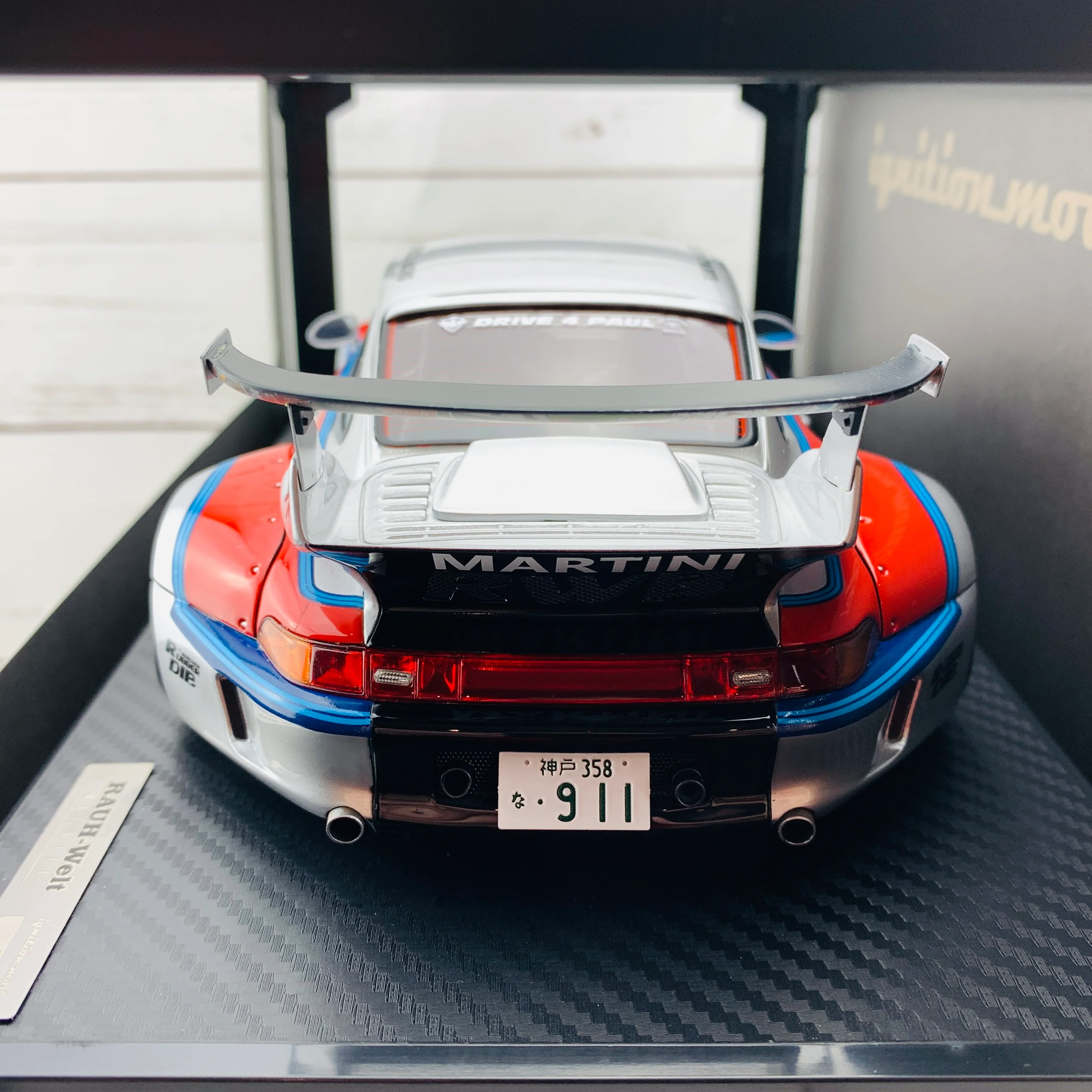 Ignition Model 1/18 RWB 993 Silver/Red IG1952 - Image 7