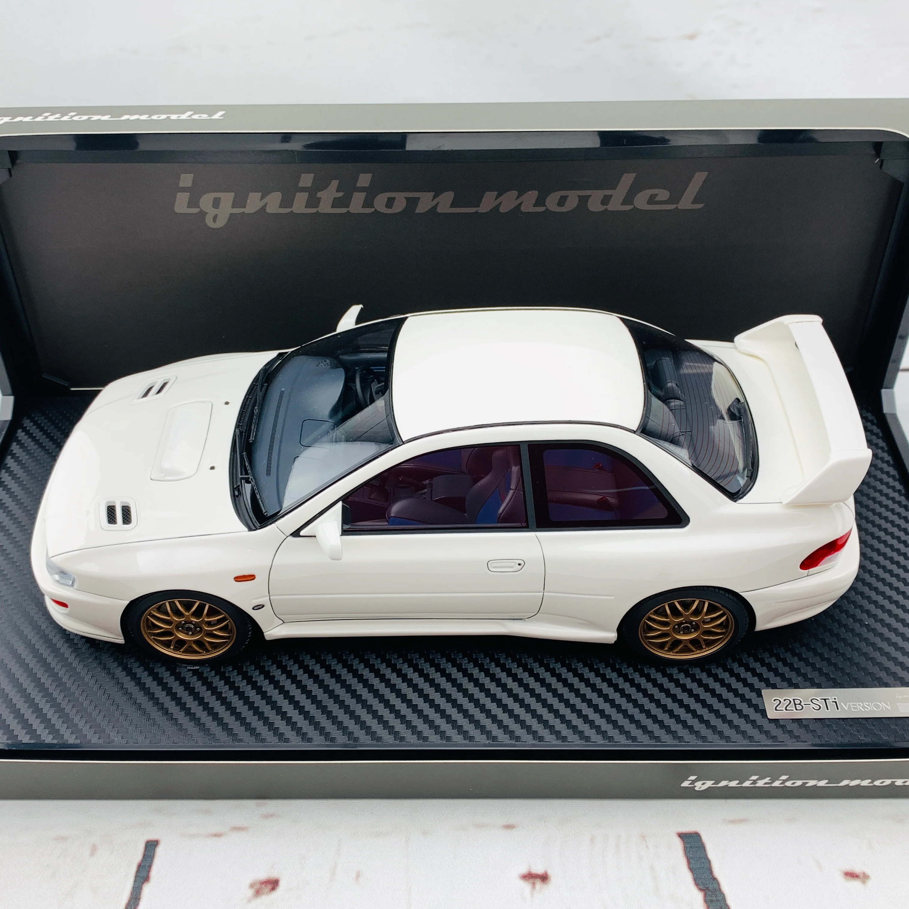 Ignition Model 1/18 Subaru Impreza 22B-STi Version (GC8改) White IG1635 - Image 5
