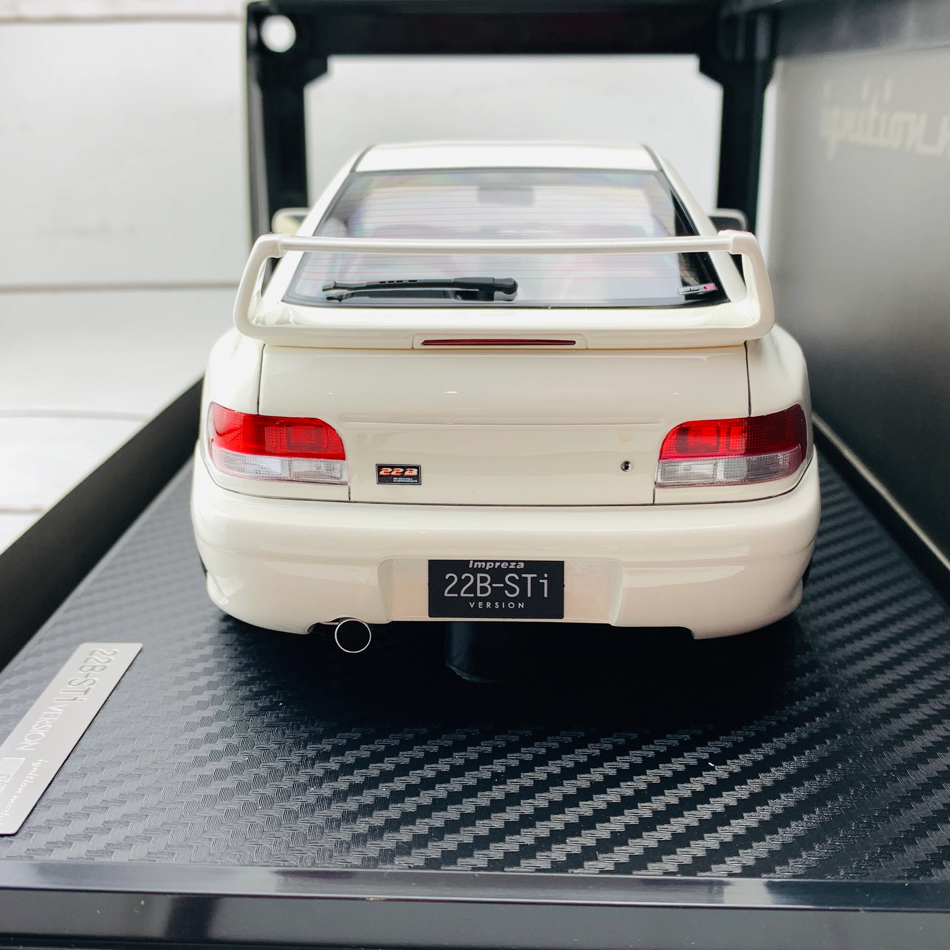 Ignition Model 1/18 Subaru Impreza 22B-STi Version (GC8改) White IG1635 - Image 6