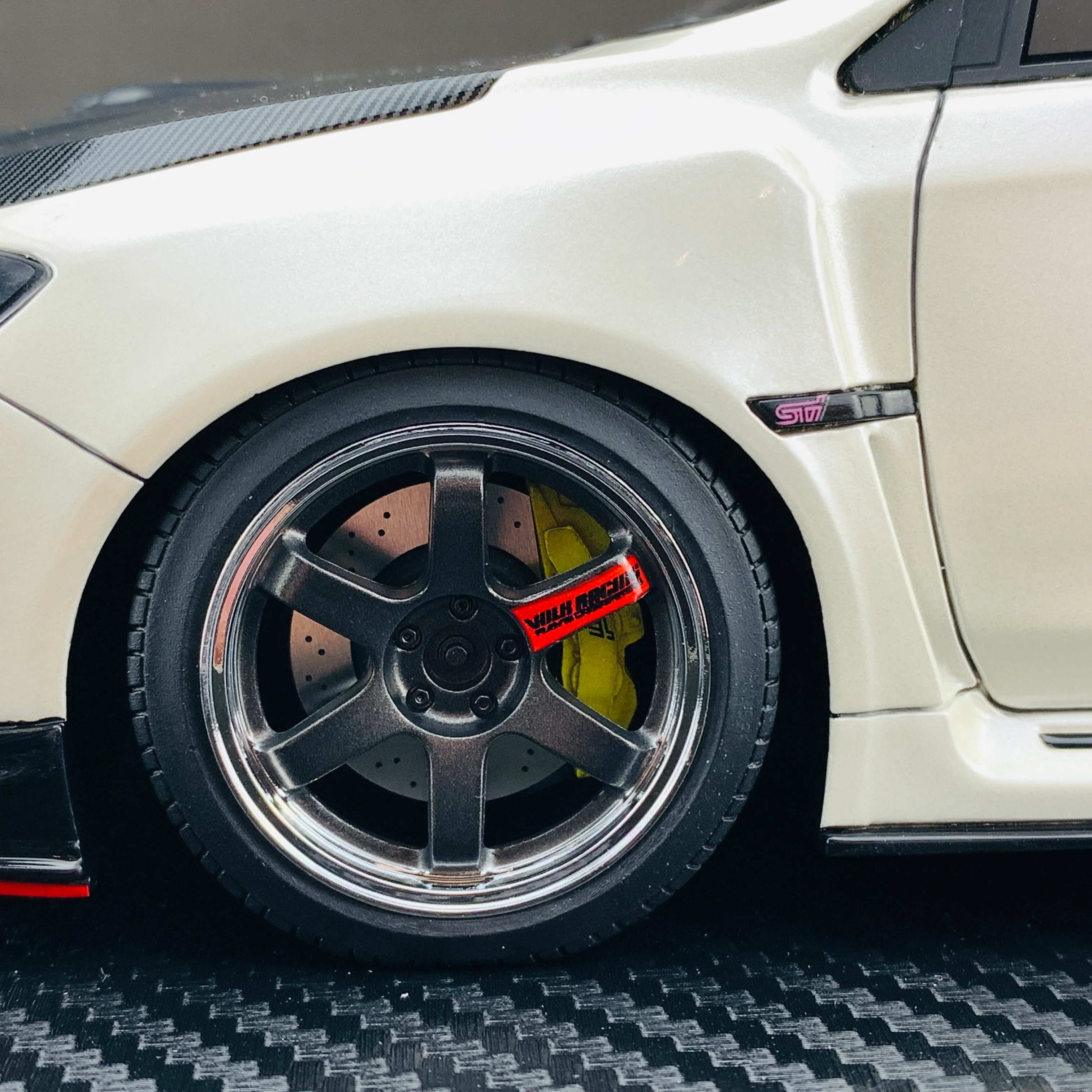 Ignition Model 1/18 SUBARU WRX (CBA-VAB) STI White Pearl IG1668 - Image 2