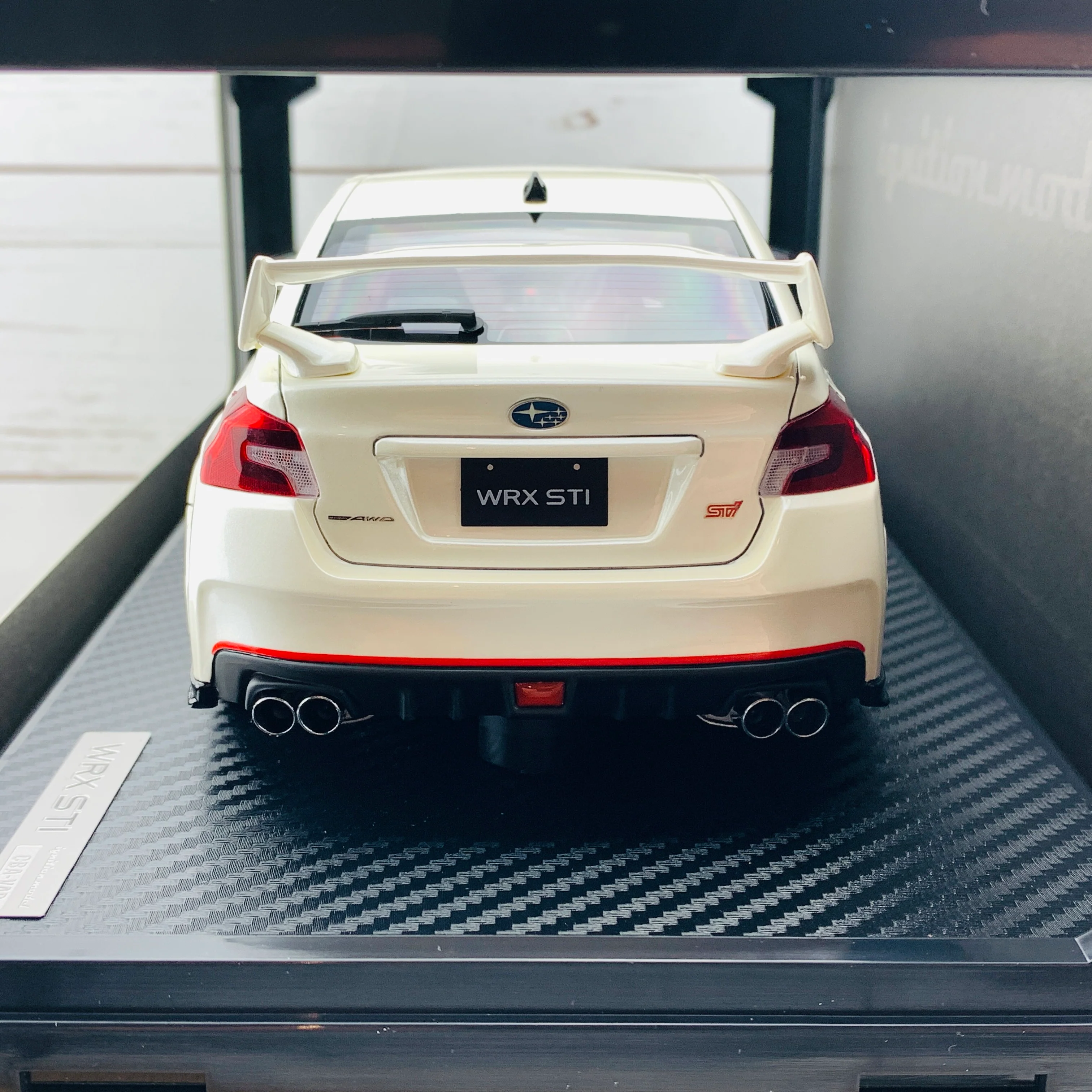 Ignition Model 1/18 SUBARU WRX (CBA-VAB) STI White Pearl IG1668 - Image 3