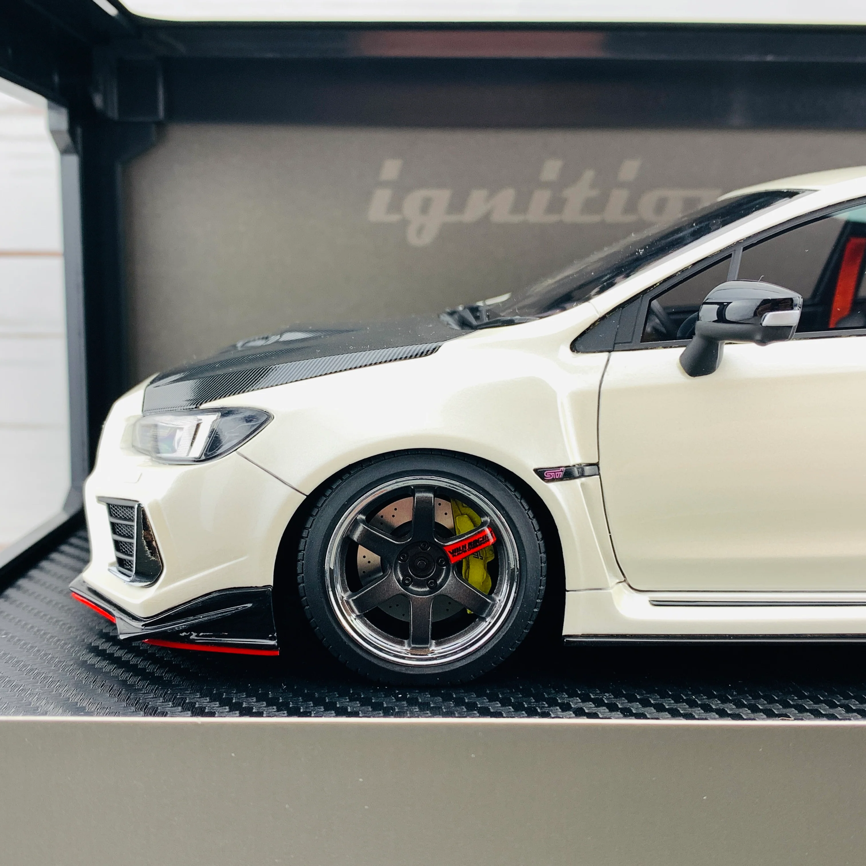 Ignition Model 1/18 SUBARU WRX (CBA-VAB) STI White Pearl IG1668 - Image 4