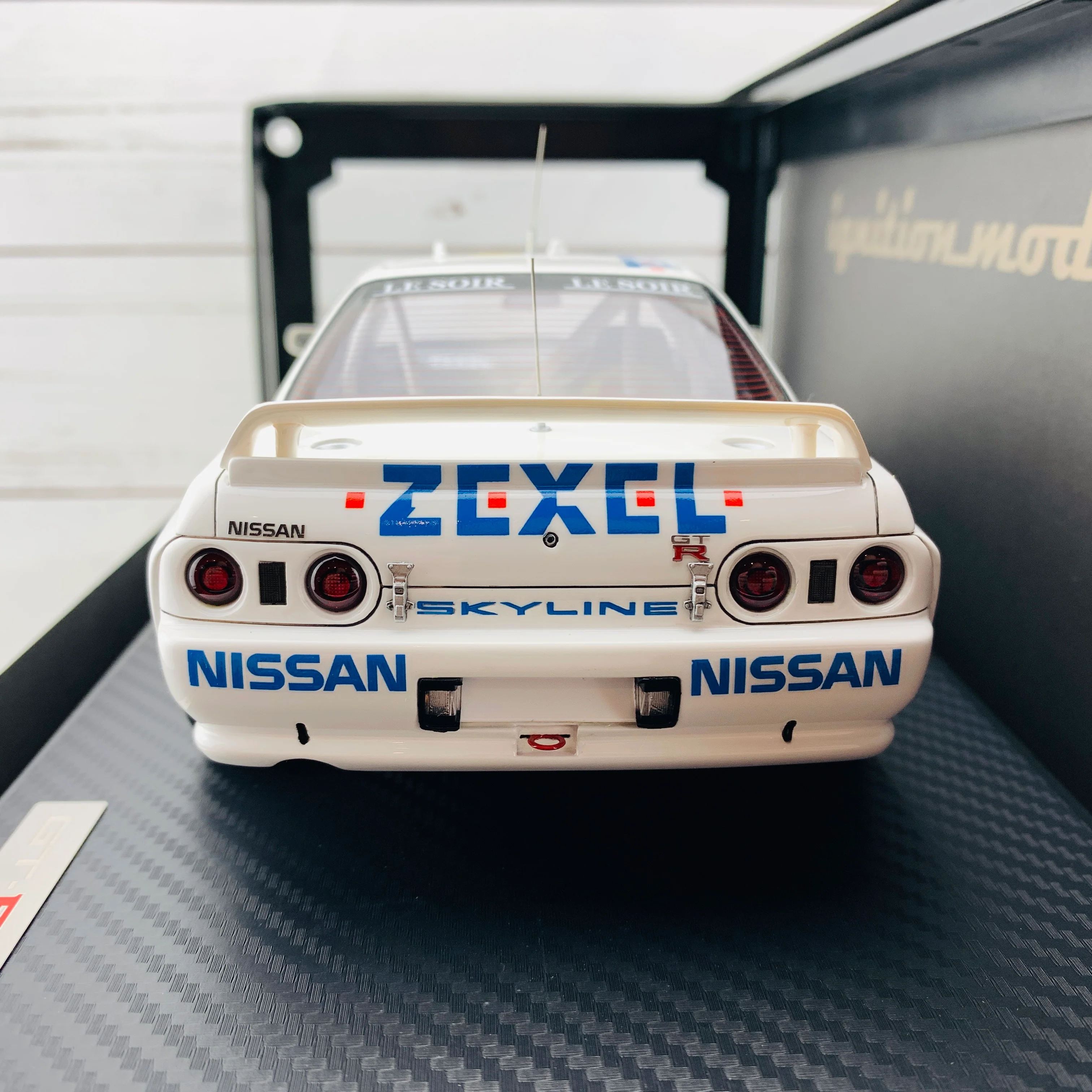 Ignition Model 1/18 ZEXEL SKYLINE (#25) 1991 SPA 24 hours IG2113 - Image 6