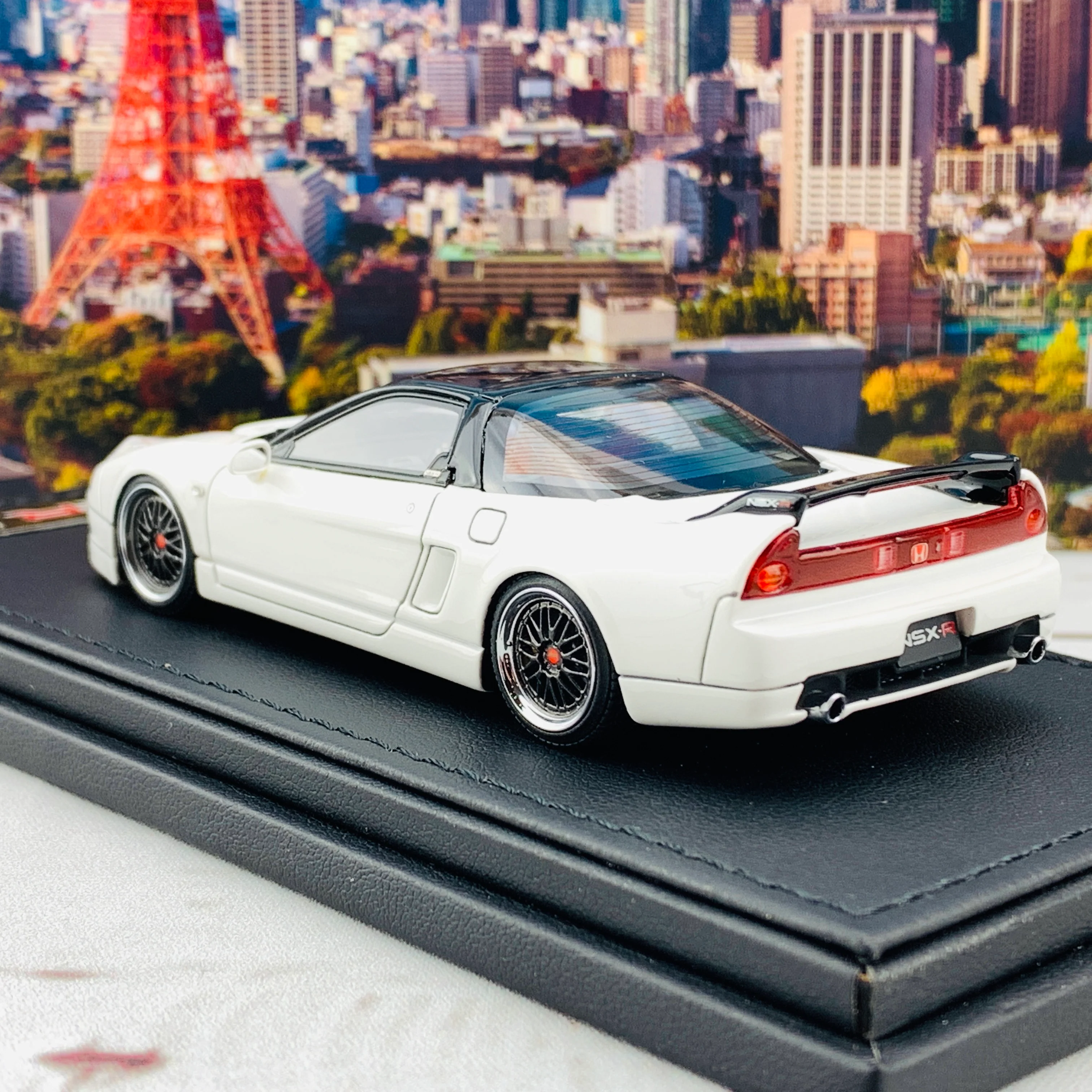 Ignition Model 1/43 Honda NSX-R (NA2) White IG1363 - Image 5