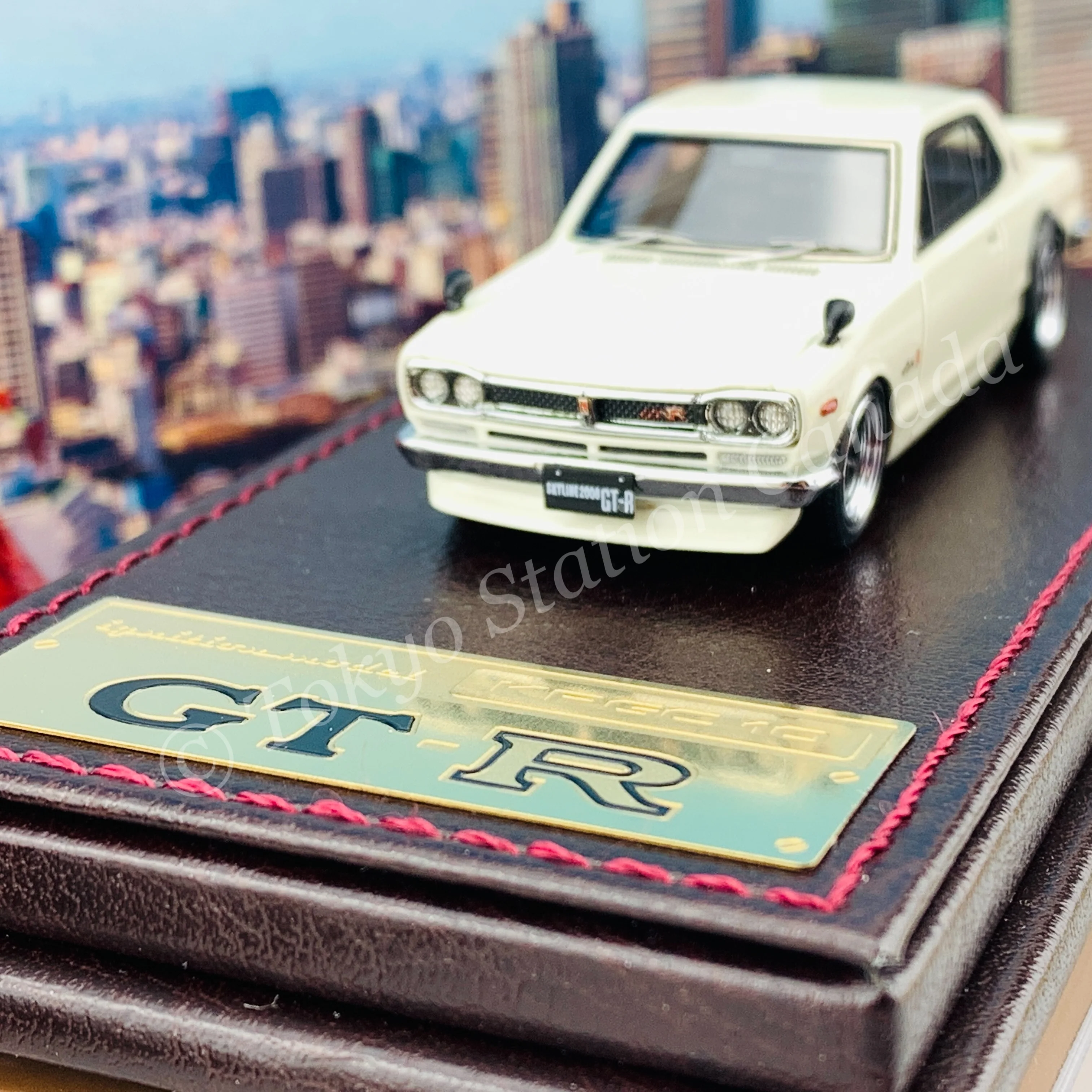 Ignition Model 1/64 HIGH-END RESIN MODEL Nissan Skyline 2000 GT-R (KPGC10) White IG2303 - Image 3