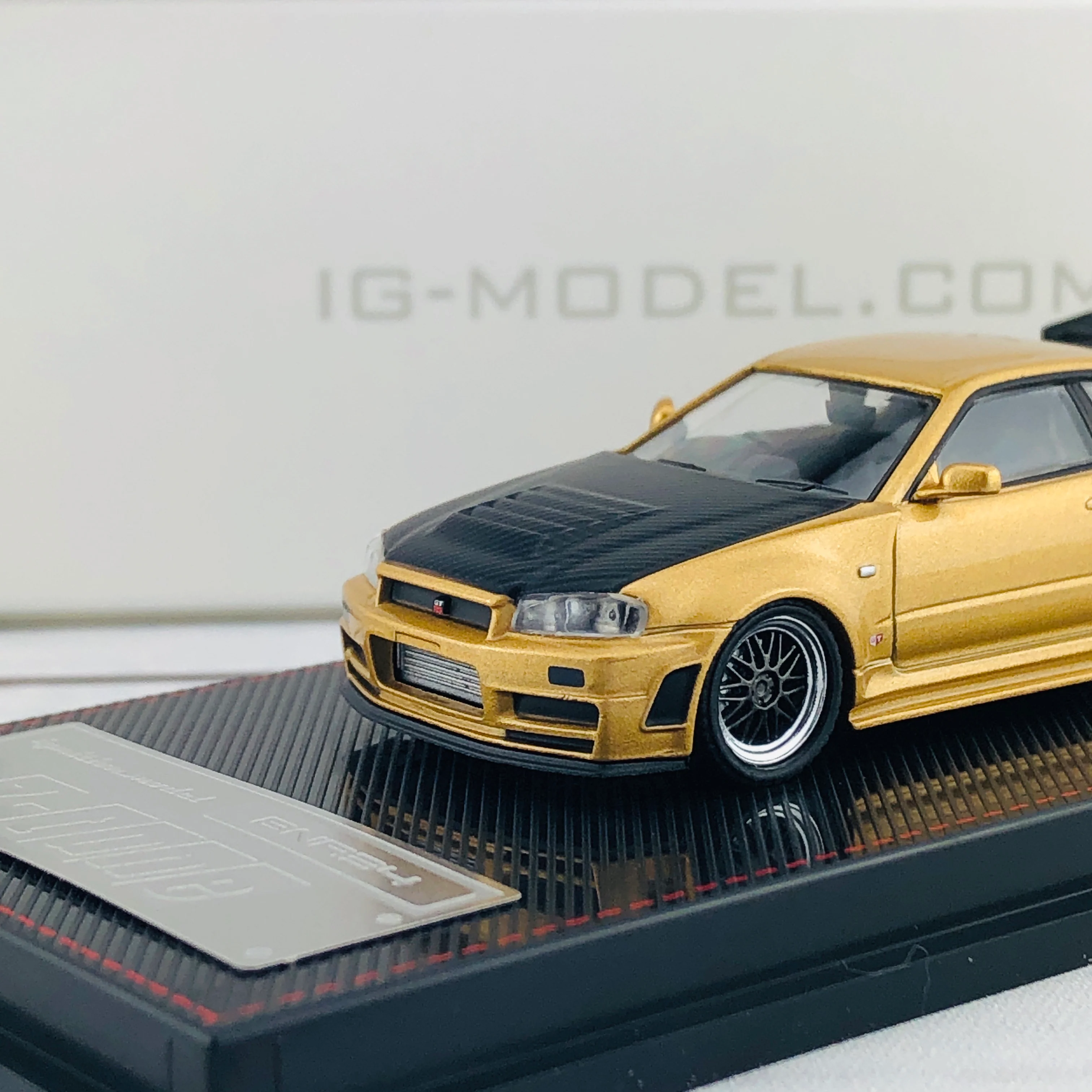 Ignition Model 1/64 Nismo R34 GTR Z-tune Gold 1875 - Image 4