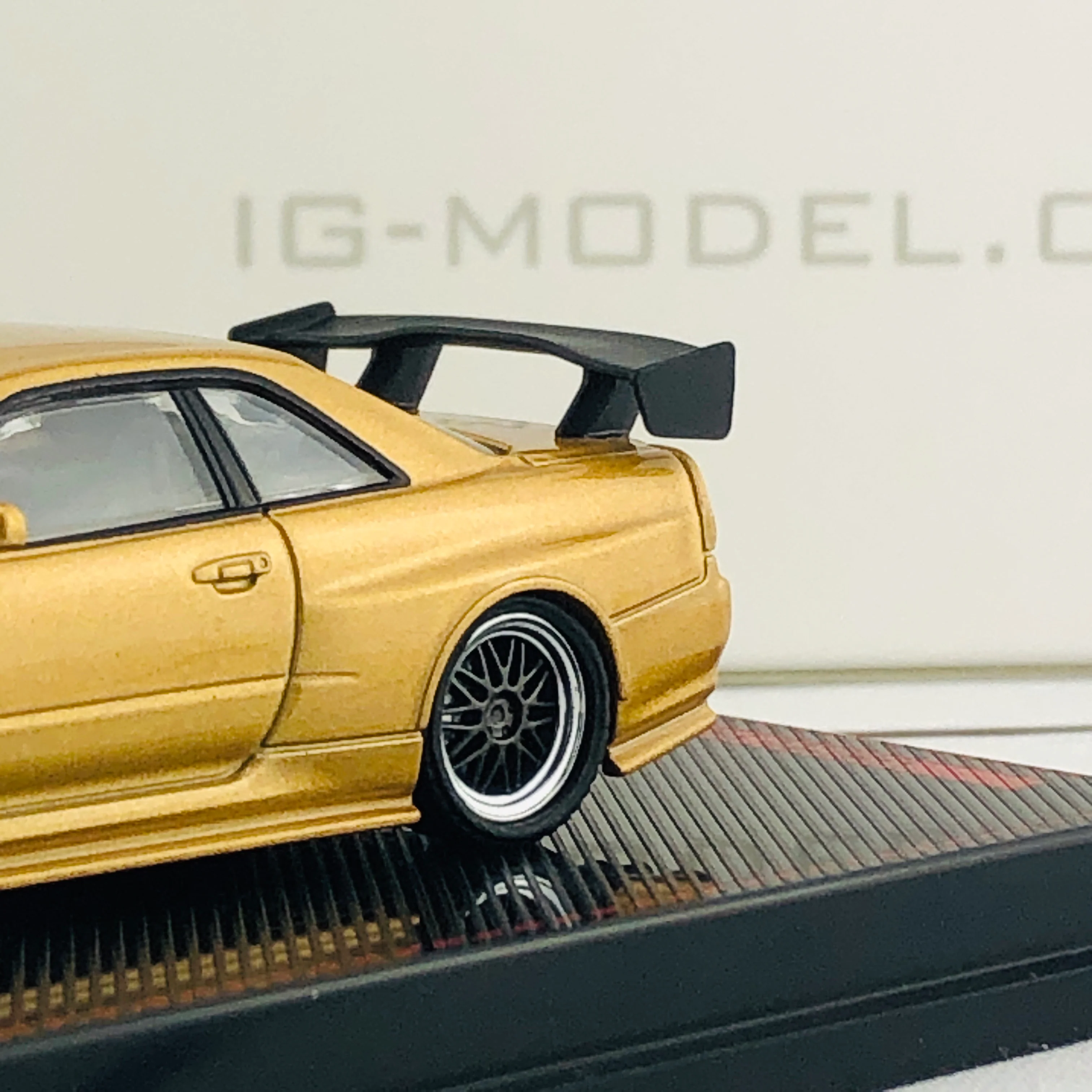 Ignition Model 1/64 Nismo R34 GTR Z-tune Gold 1875 - Image 7
