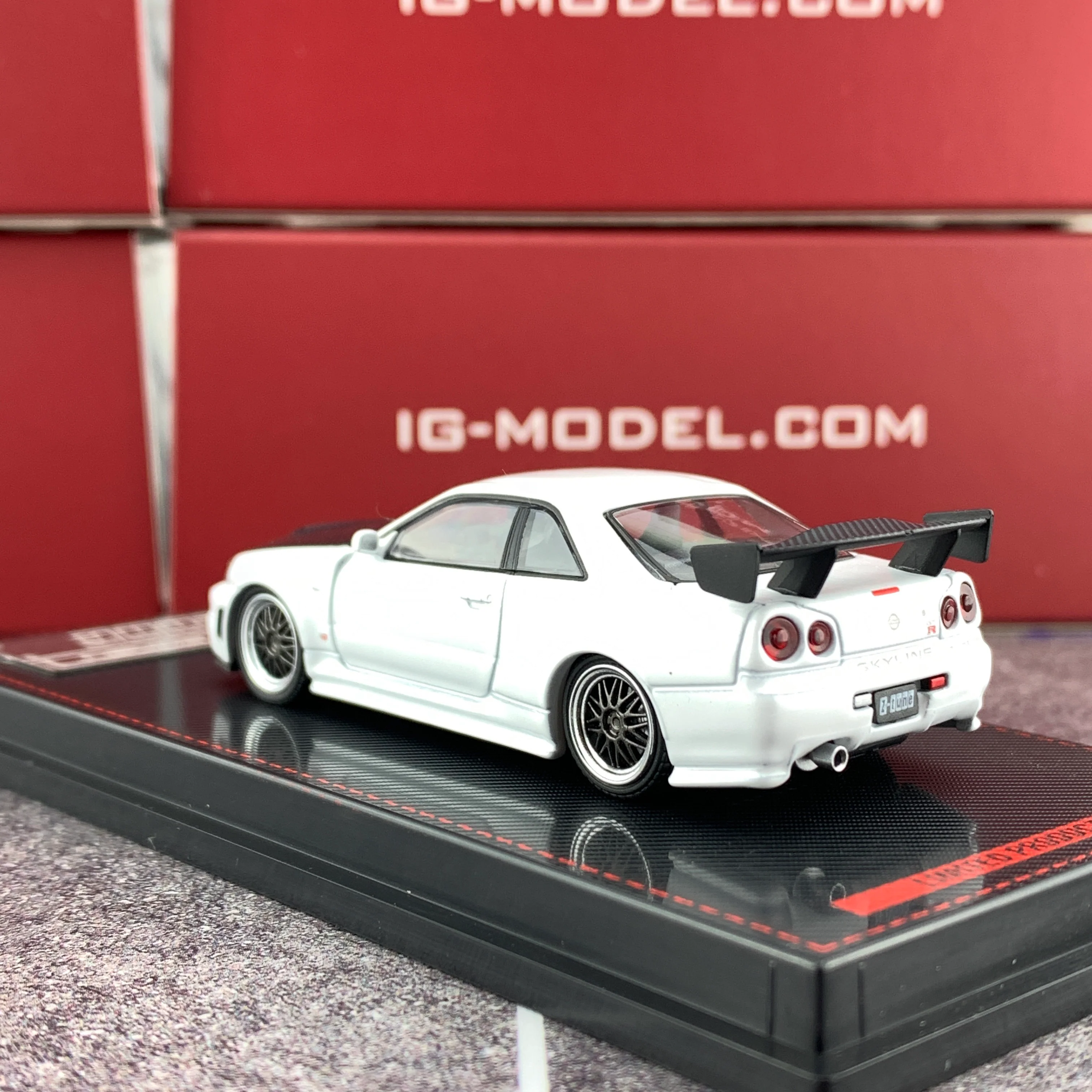 Ignition Model 1/64 Nismo R34 GTR Z-tune White IG1868 - Image 4