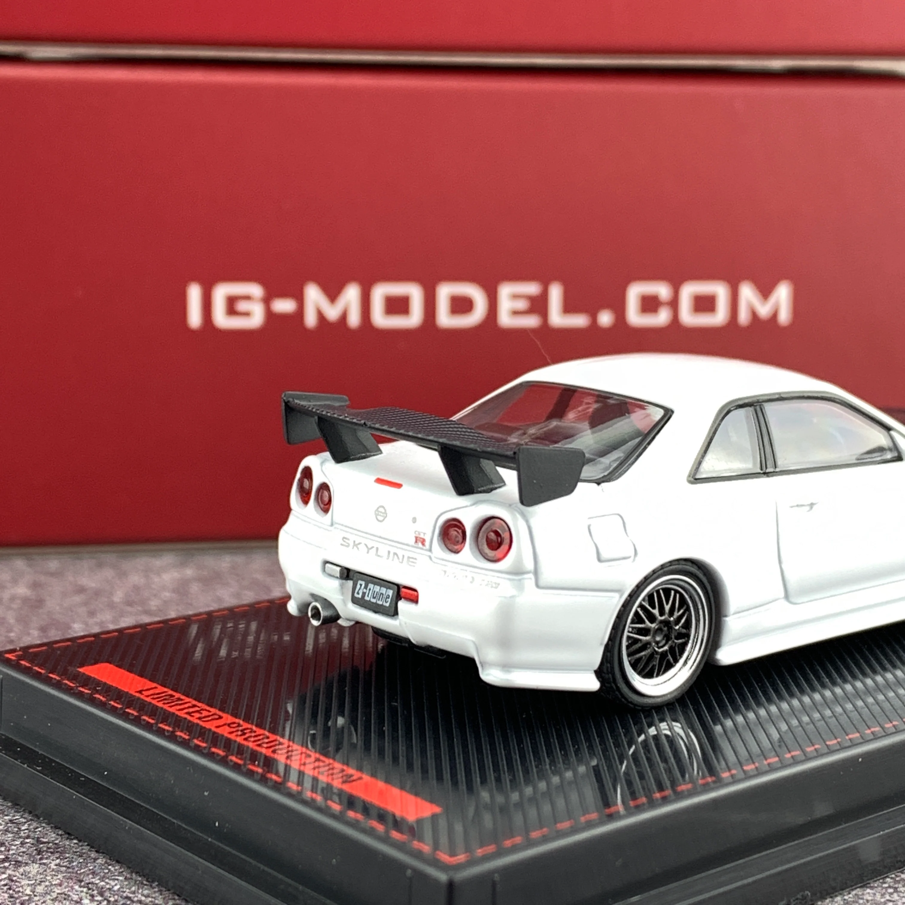 Ignition Model 1/64 Nismo R34 GTR Z-tune White IG1868 - Image 5