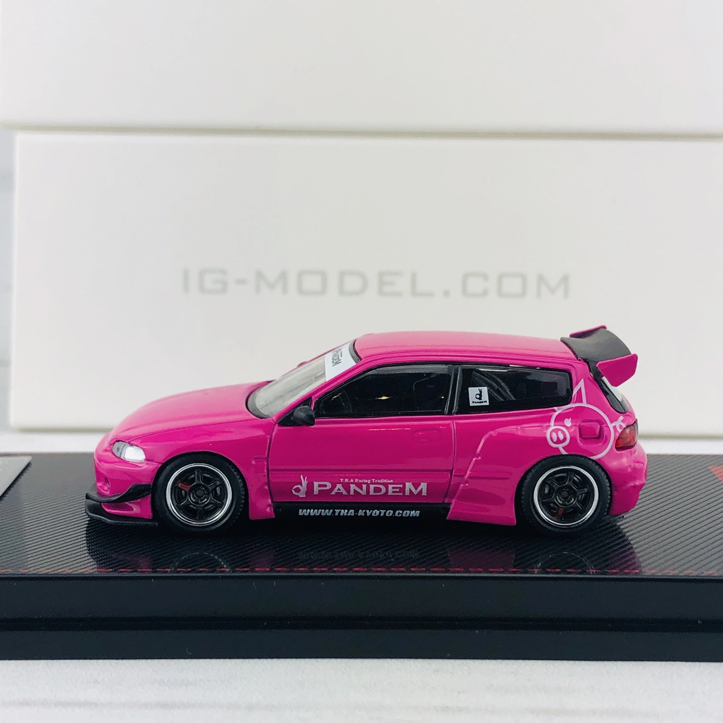Ignition Model 1/64 Pandem Civic (EG6) Pink 1839 - Image 2