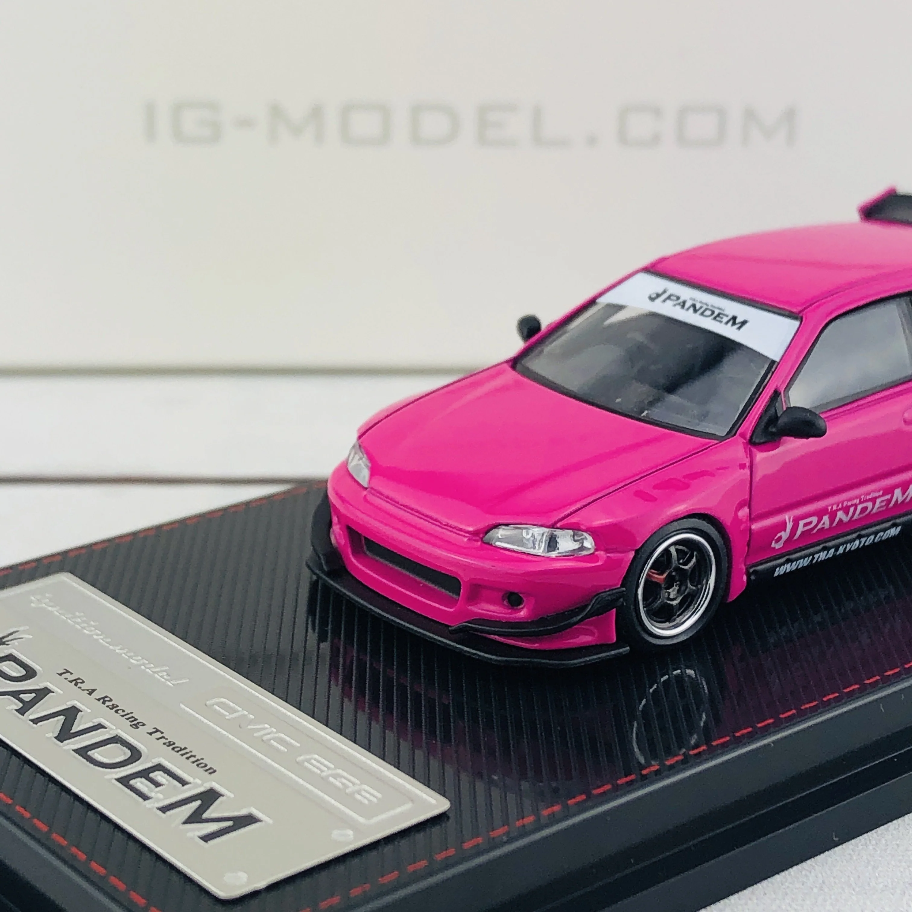 Ignition Model 1/64 Pandem Civic (EG6) Pink 1839 - Image 3