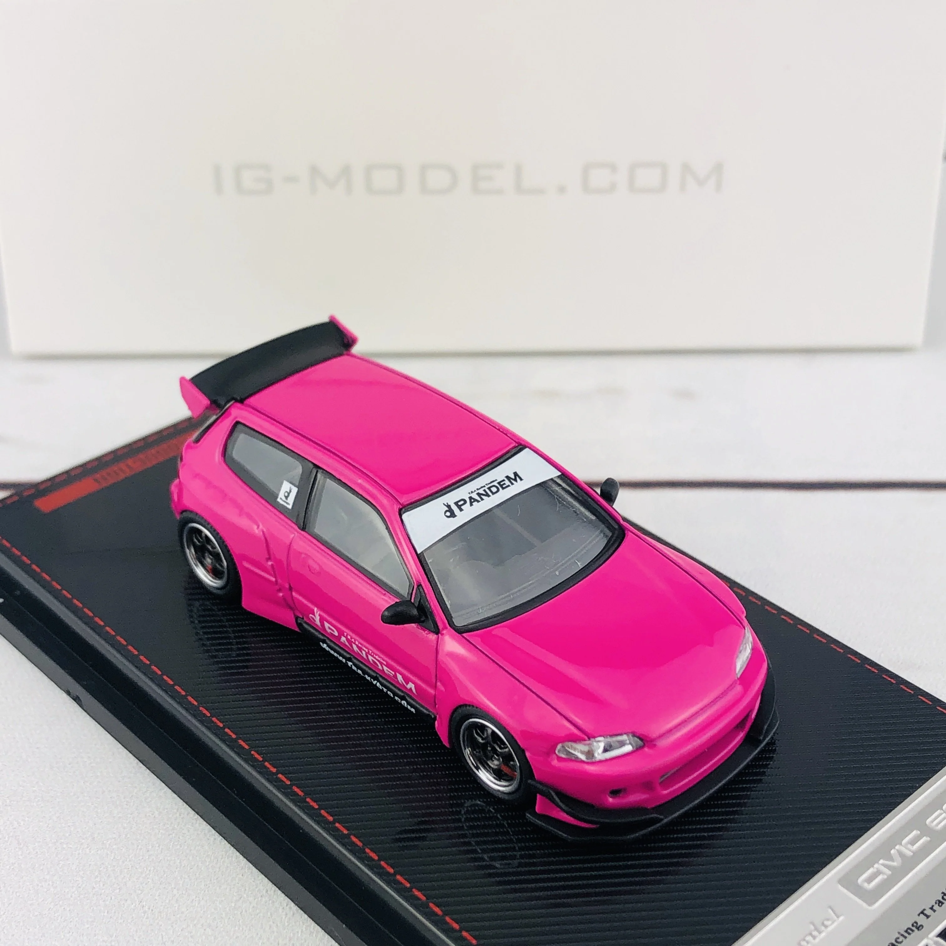 Ignition Model 1/64 Pandem Civic (EG6) Pink 1839 - Image 6