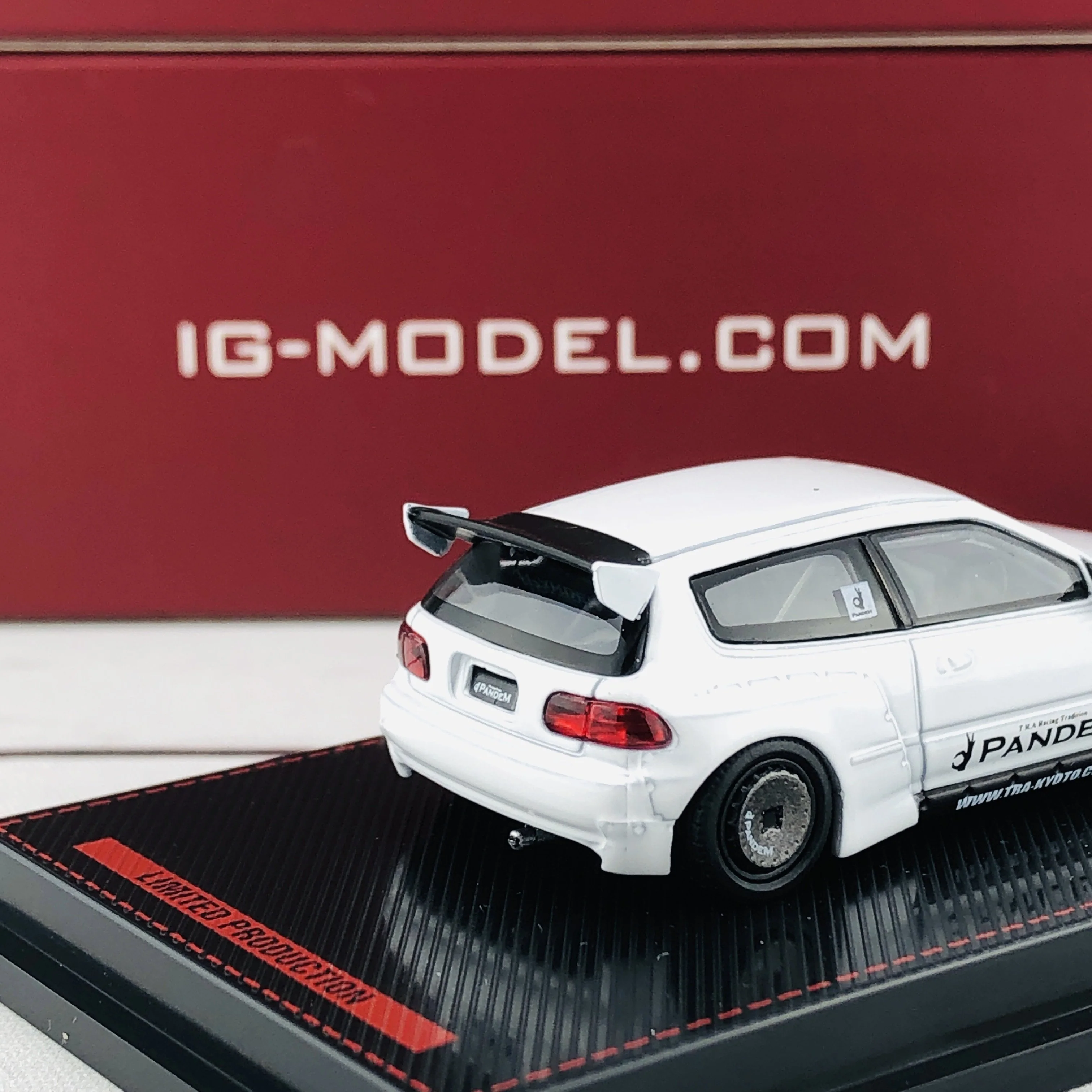 Ignition Model 1/64 Pandem Civic (EG6) White 1415 - Image 5