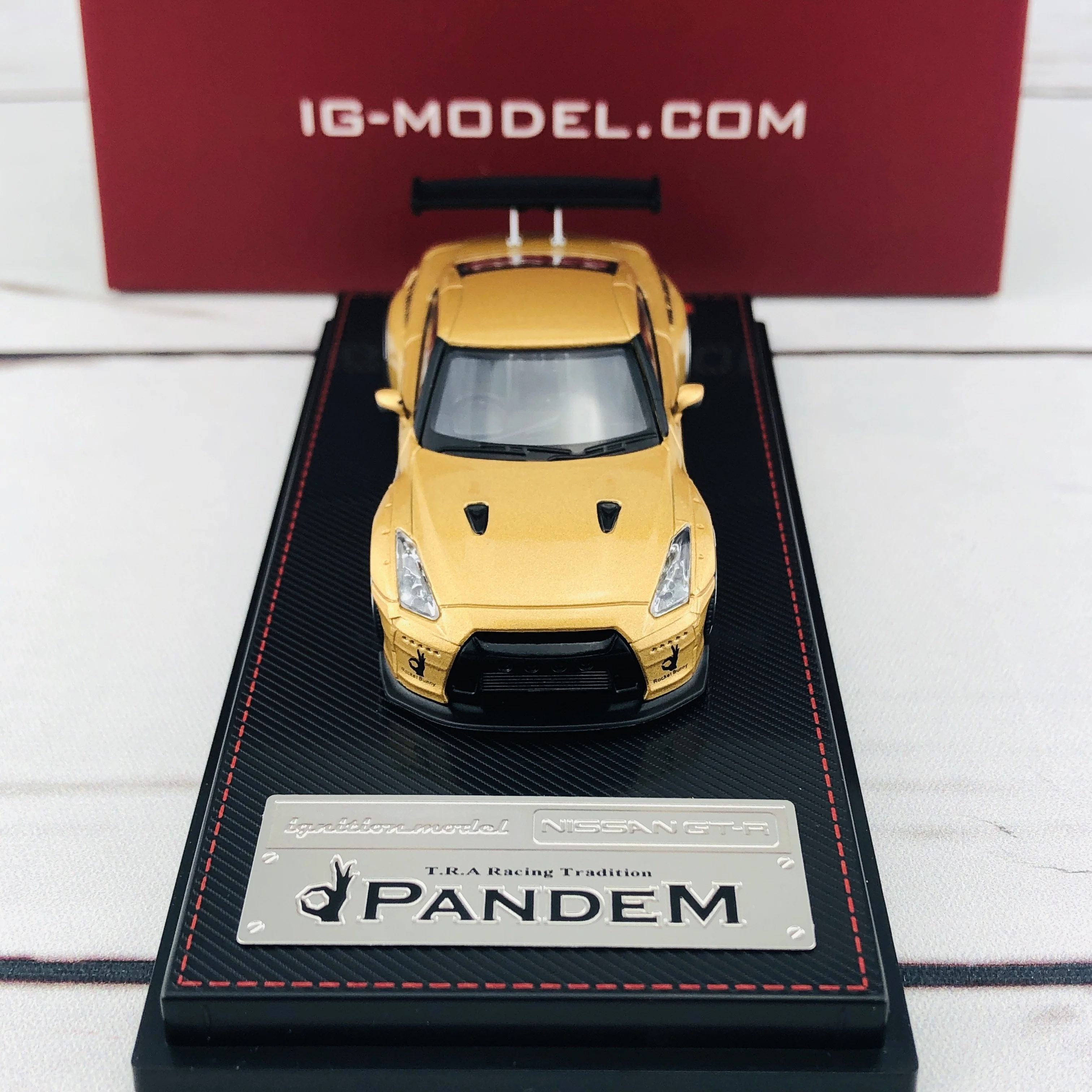 Ignition Model 1/64 Pandem R35 GTR Gold 1744 - Image 7
