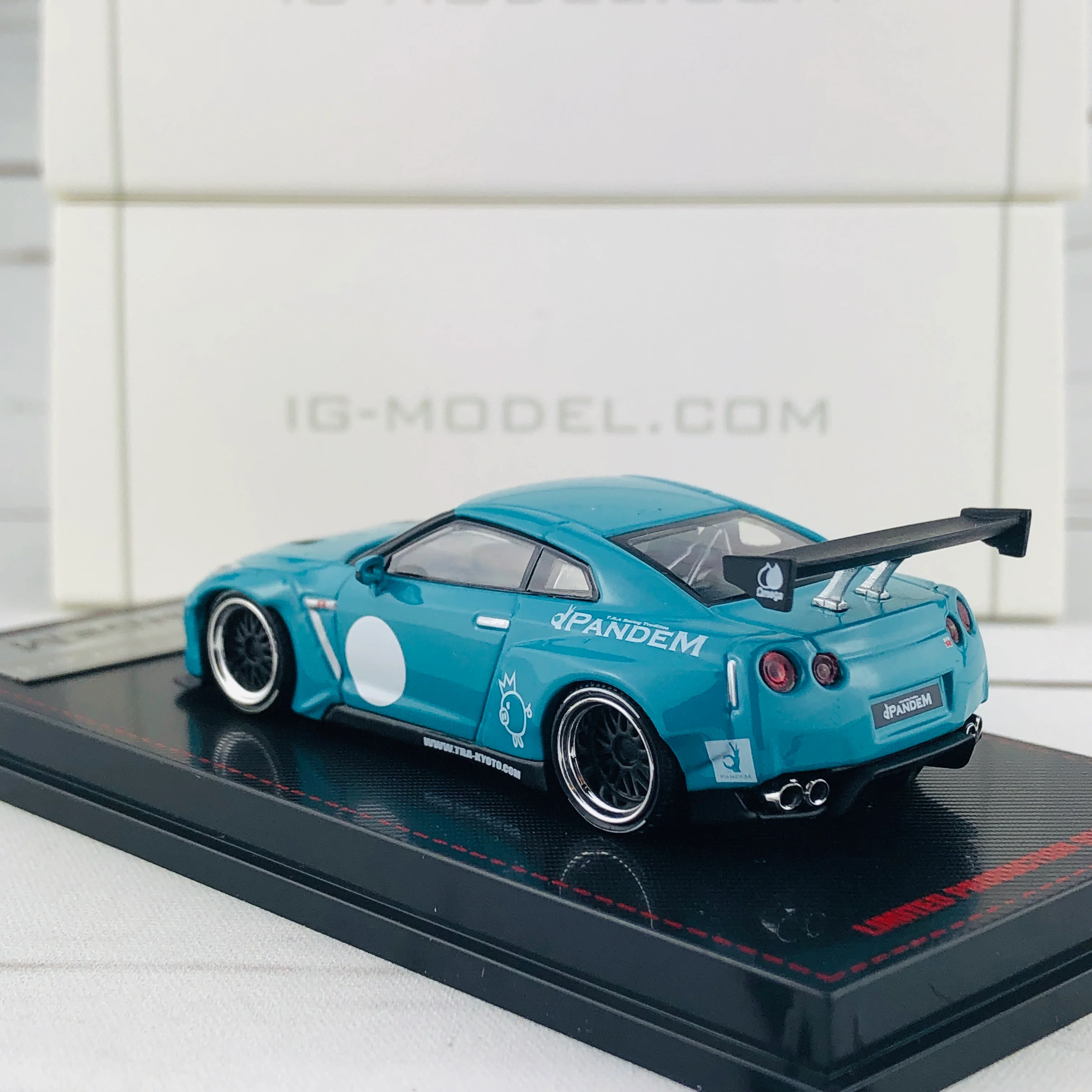 Ignition Model 1/64 Pandem R35 GTR Turquoise Blue 1401 - Image 4
