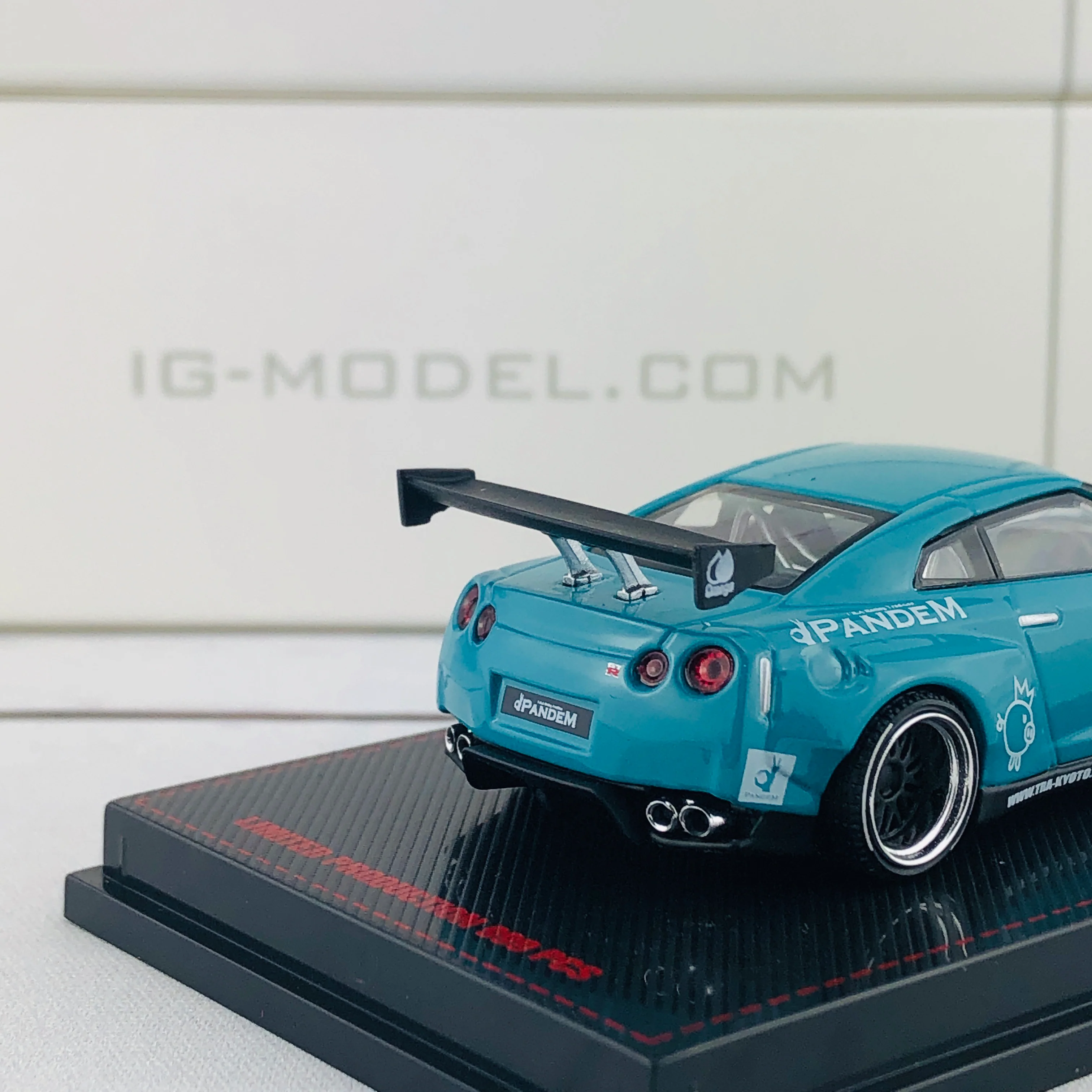 Ignition Model 1/64 Pandem R35 GTR Turquoise Blue 1401 - Image 5