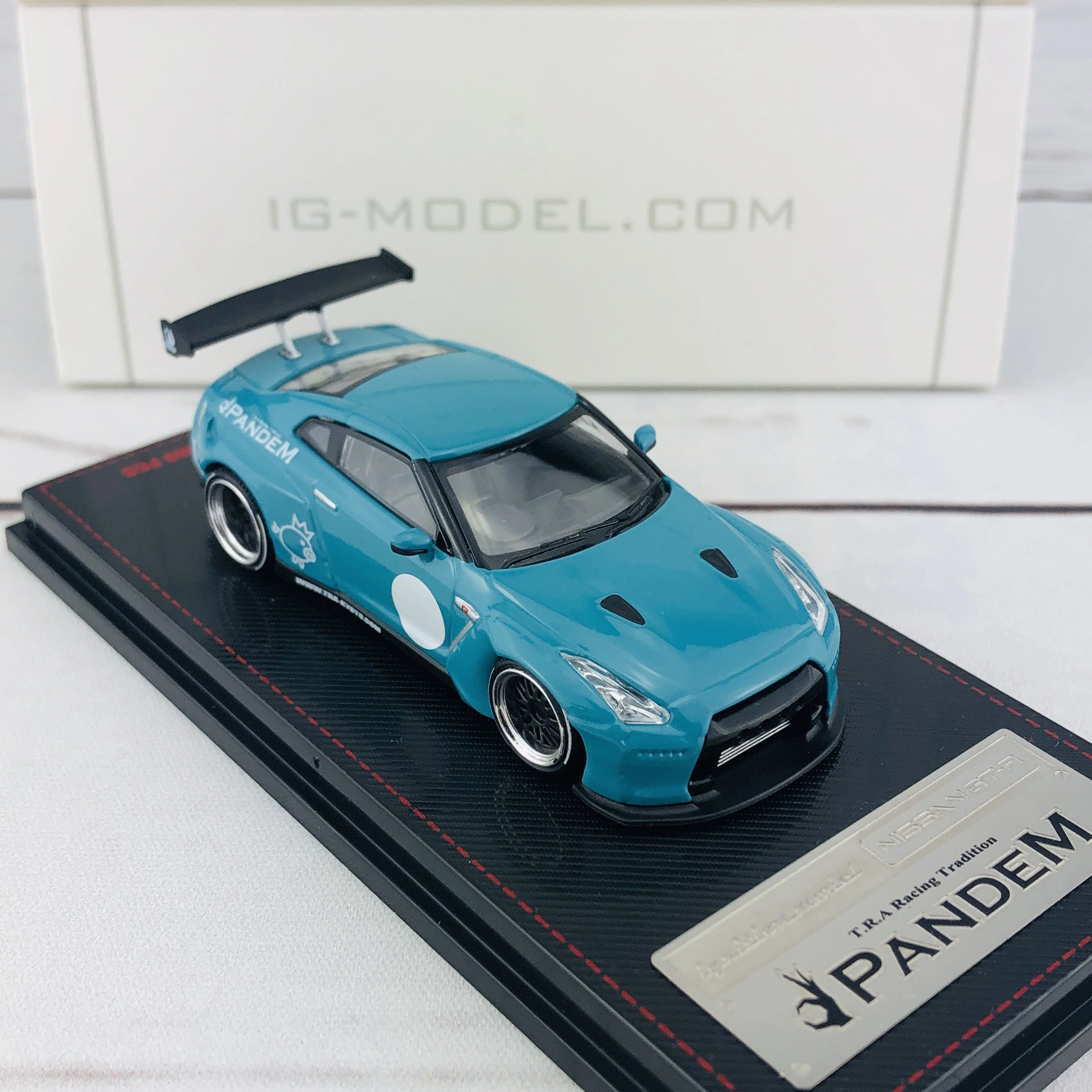 Ignition Model 1/64 Pandem R35 GTR Turquoise Blue 1401 - Image 6