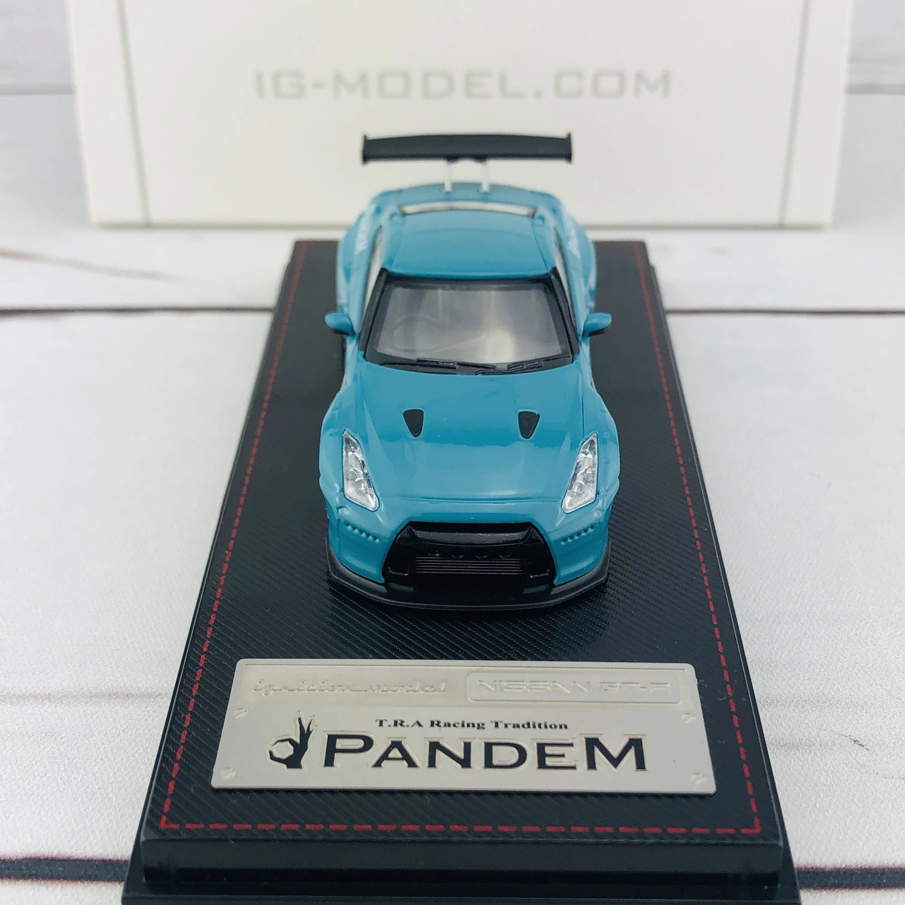Ignition Model 1/64 Pandem R35 GTR Turquoise Blue 1401 - Image 7