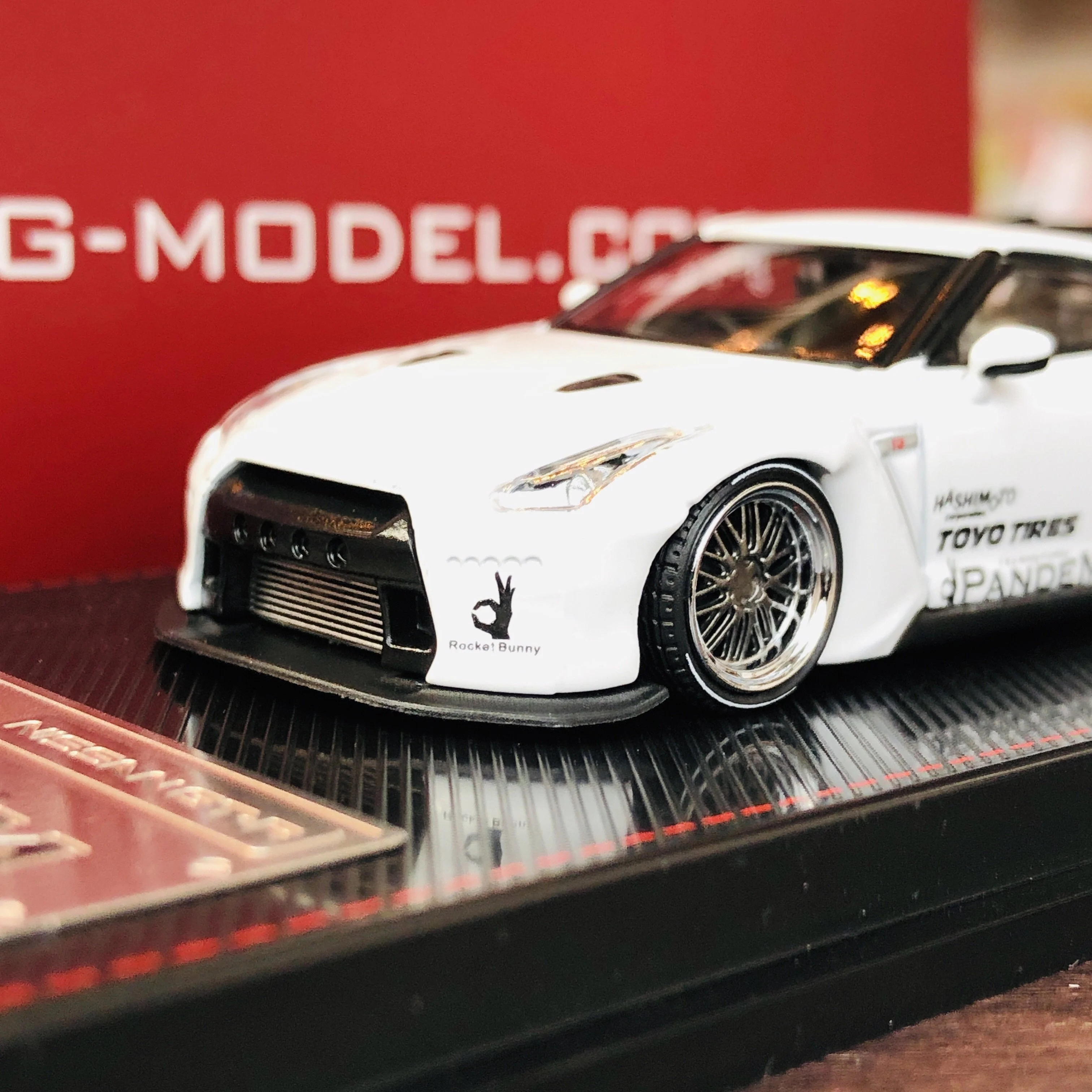 Ignition Model 1/64 Pandem R35 GTR White 1745 - Image 4